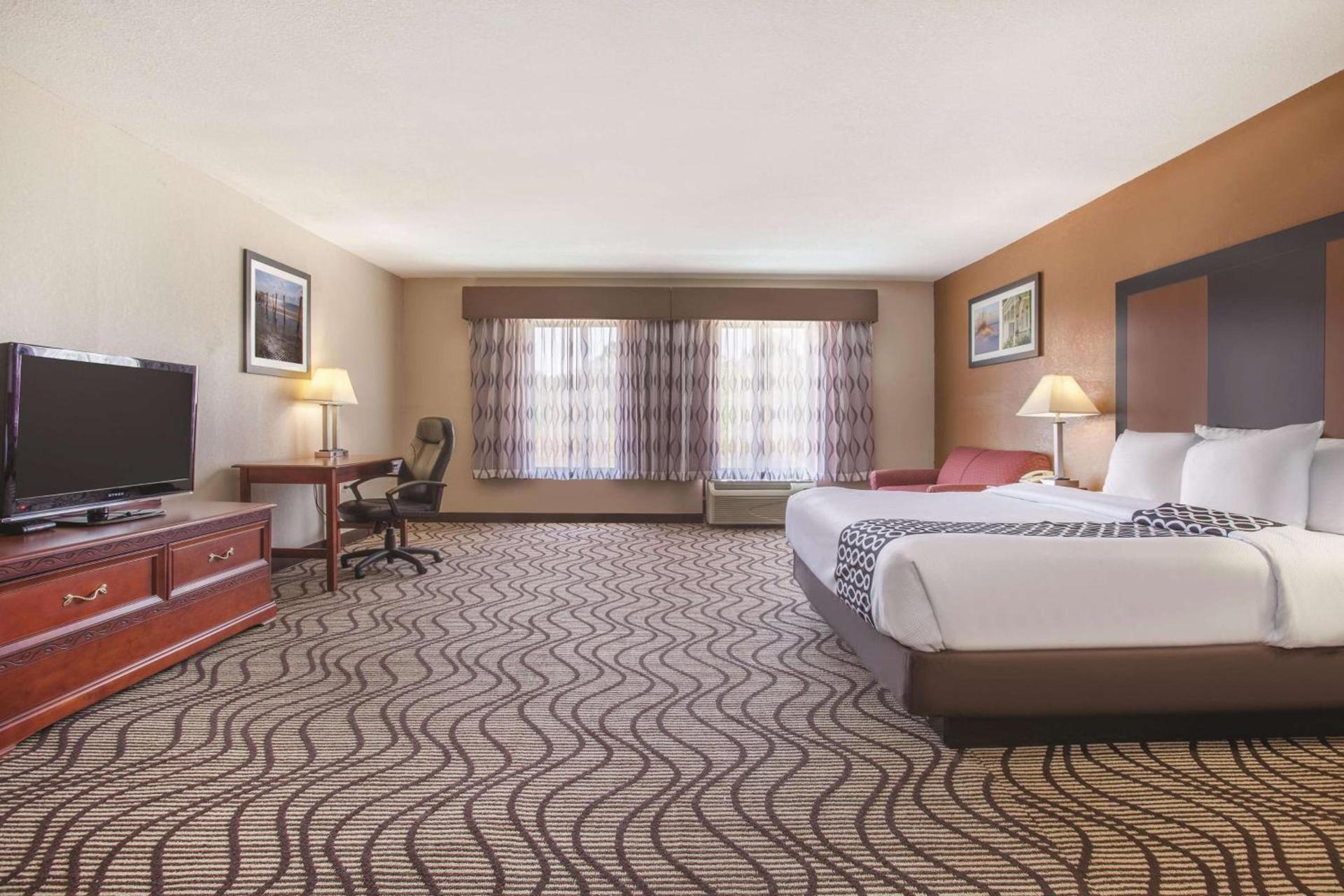 Baymont by Wyndham Moss Point Pascagoula photo 25