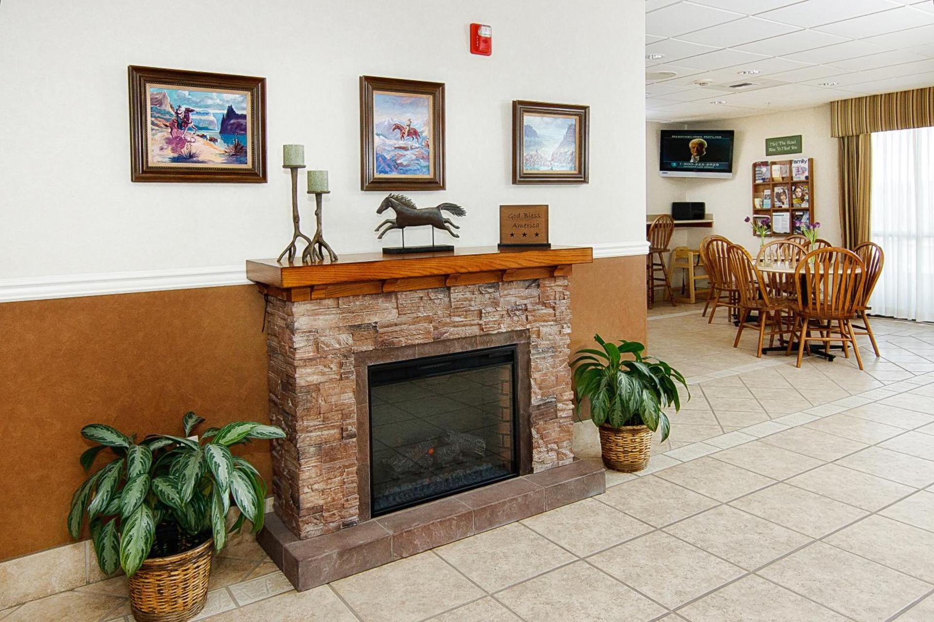 Boothill Inn and Suites photo 13