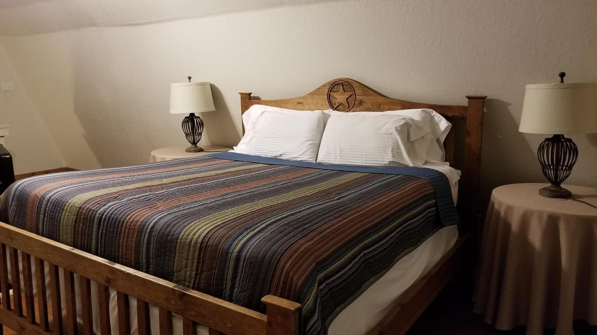 Almond Cabin photo 10