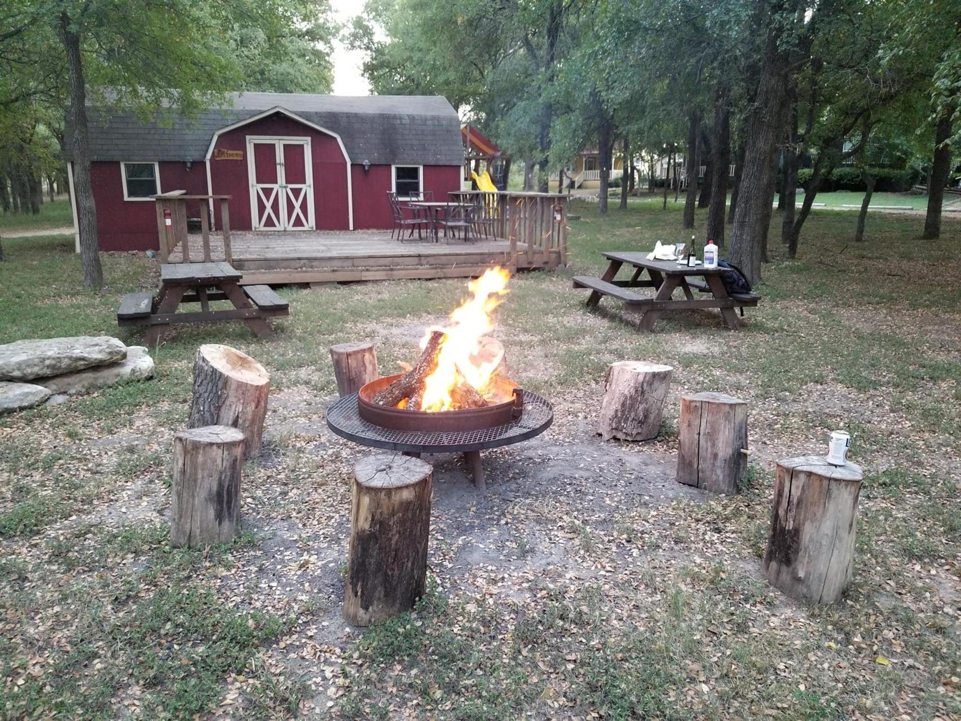 Almond Cabin photo 11
