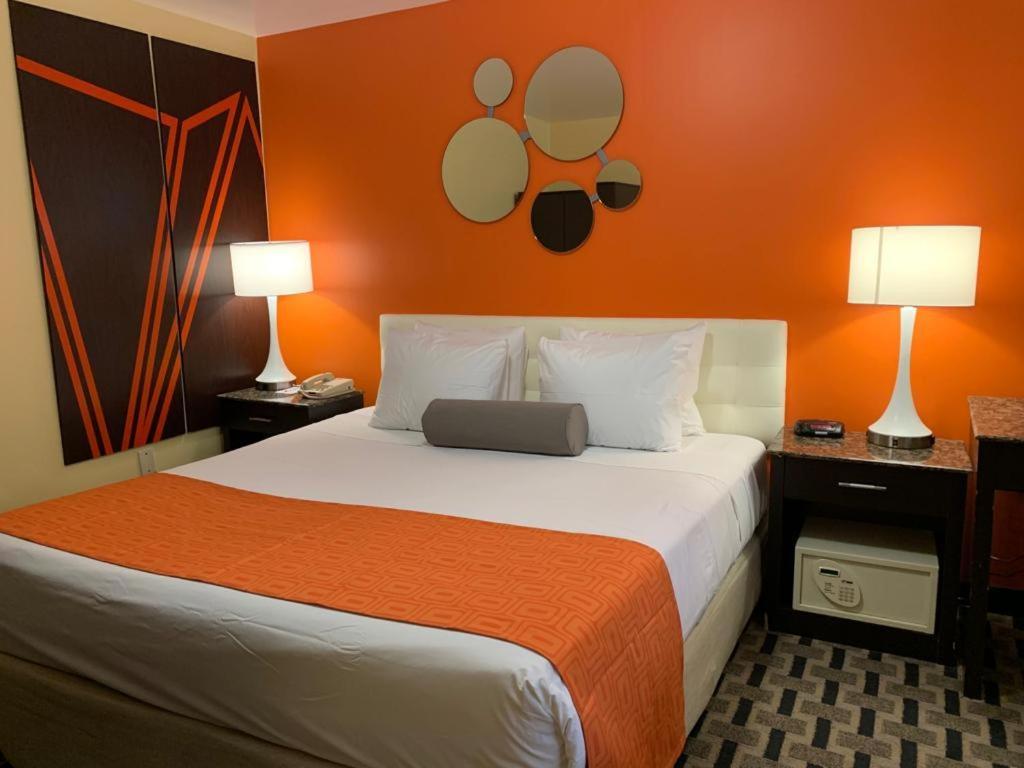 Howard Johnson by Wyndham North Bergen photo 27