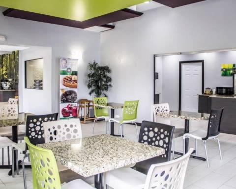 Quality Suites Tulsa I-44 photo 7
