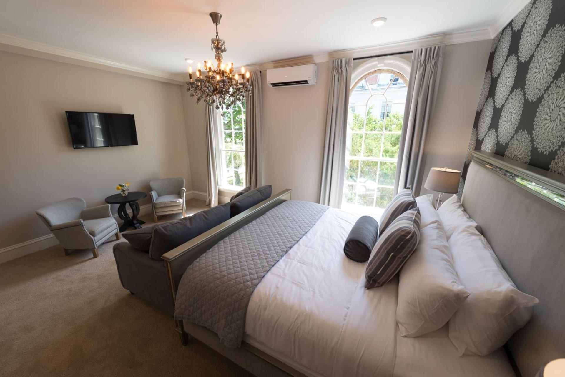 Serenity Inn Newport photo 42
