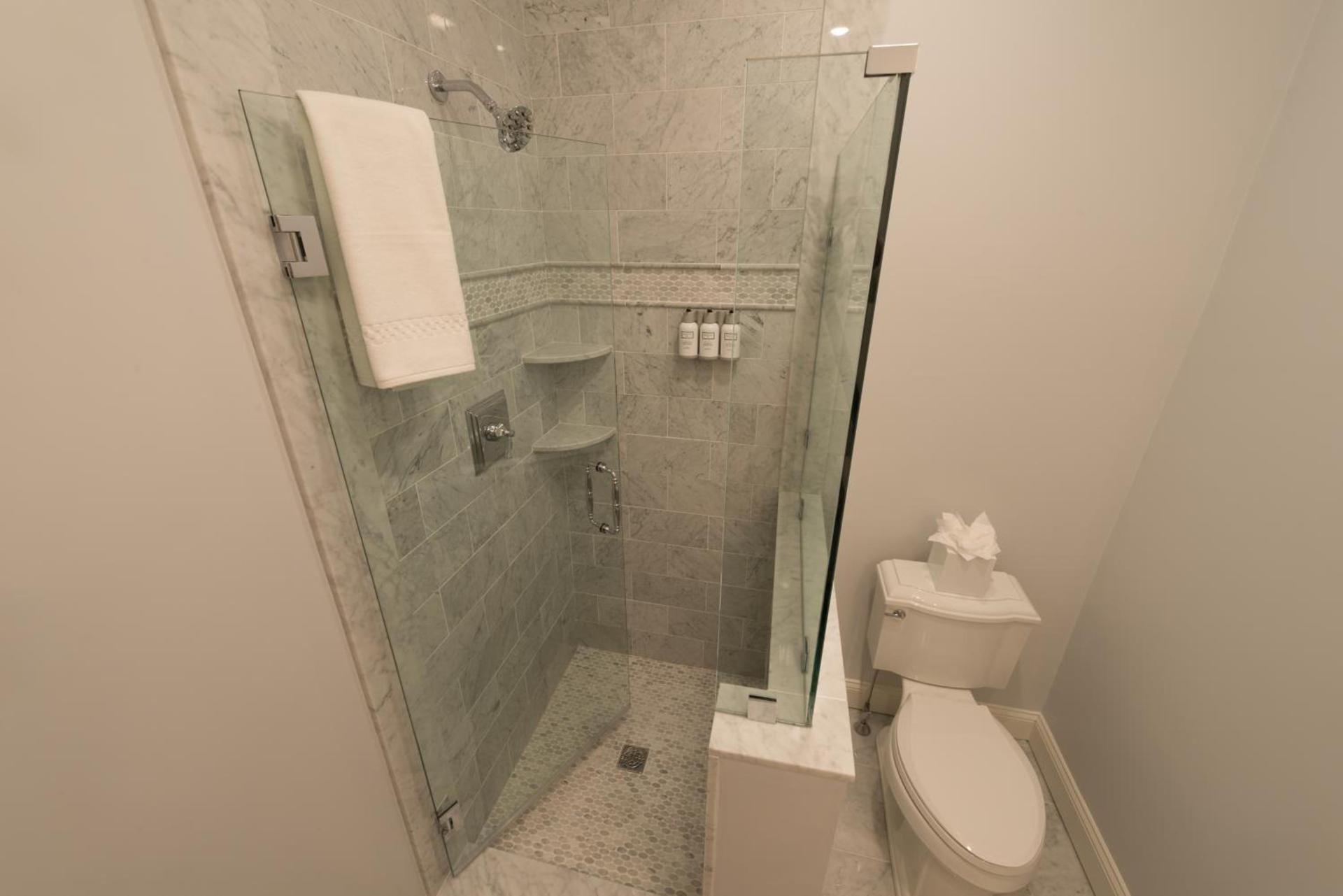 Serenity Inn Newport photo 41
