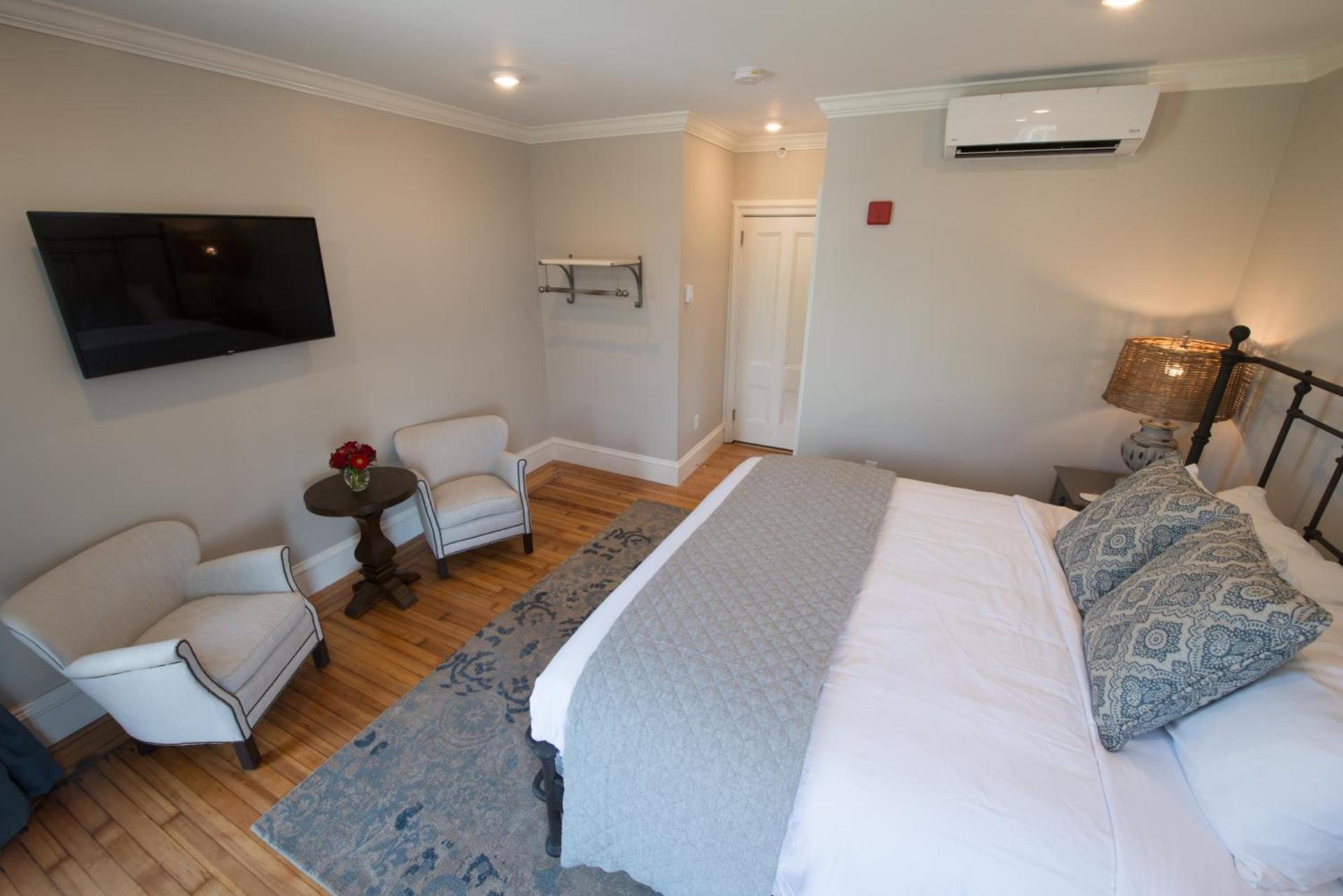 Serenity Inn Newport photo 19