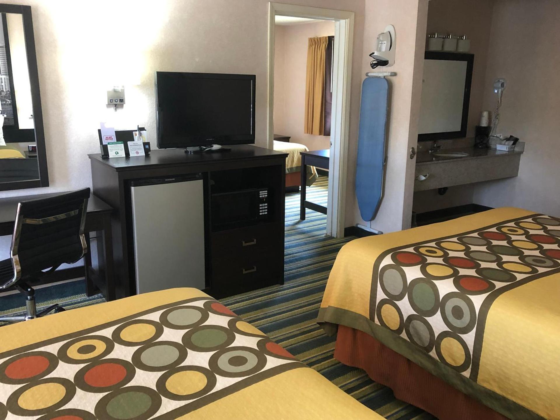 Super 8 by Wyndham Yreka photo 13