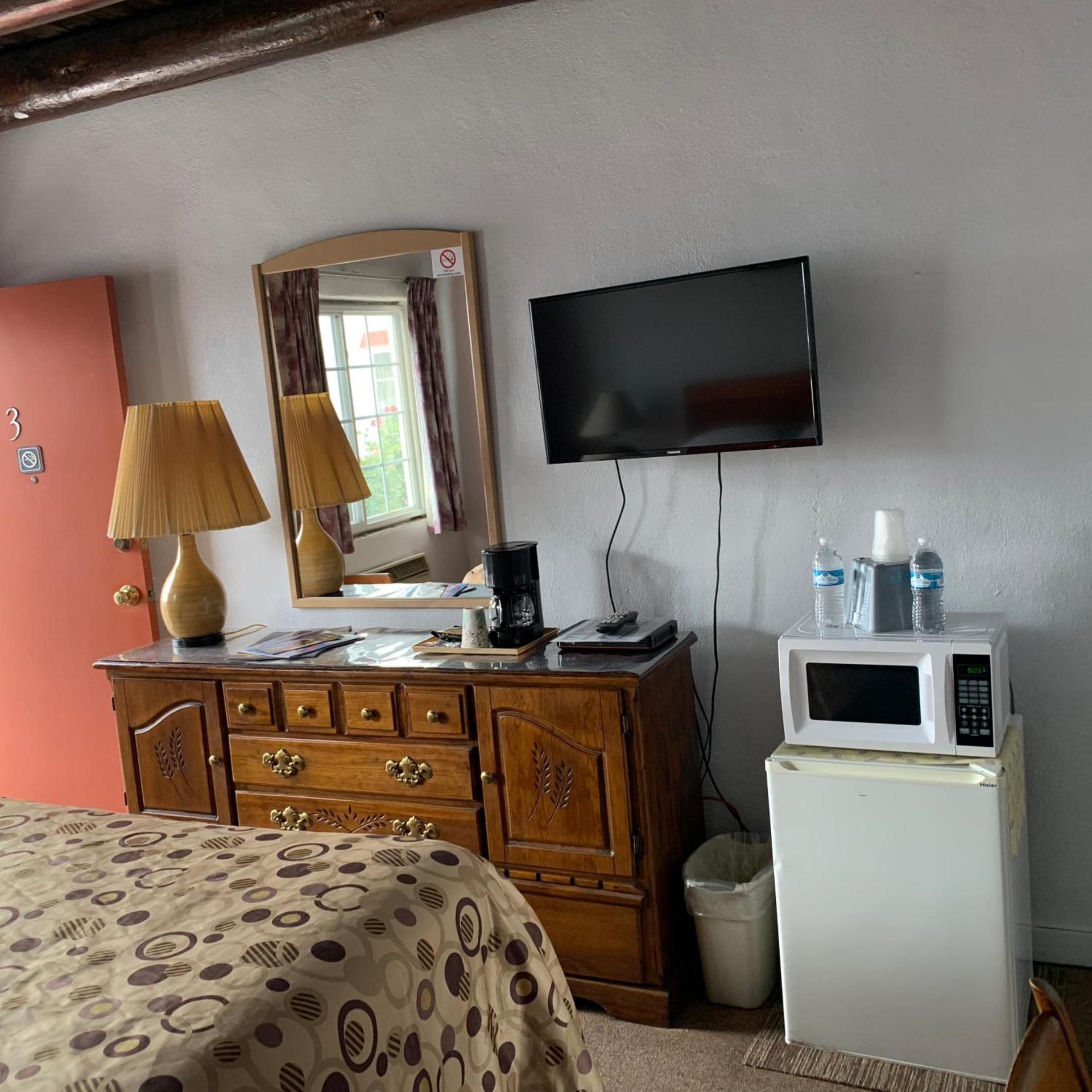 Cottonwood Court Motel photo 15