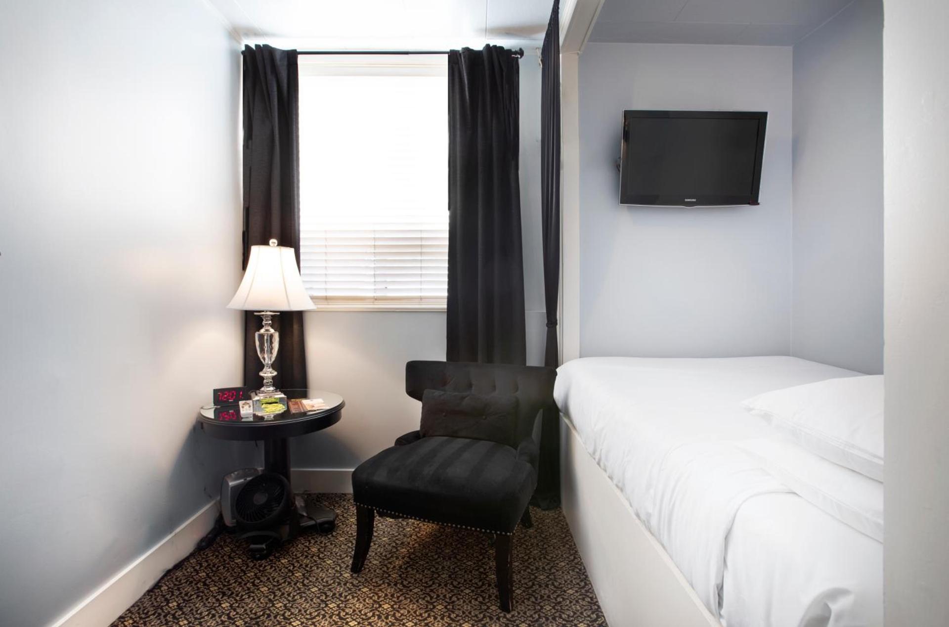 Ballard Inn photo 12