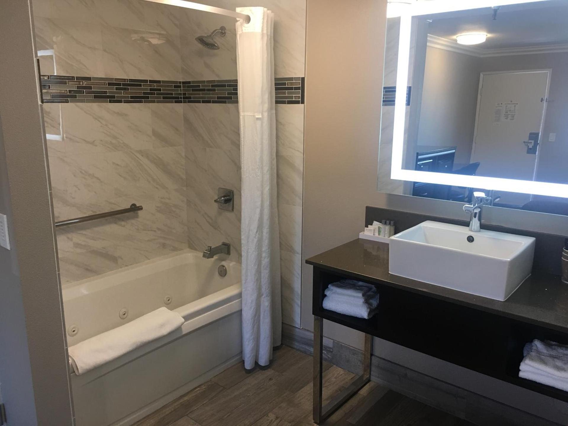 Hotel Seville - Ontario Airport/Chino photo 16
