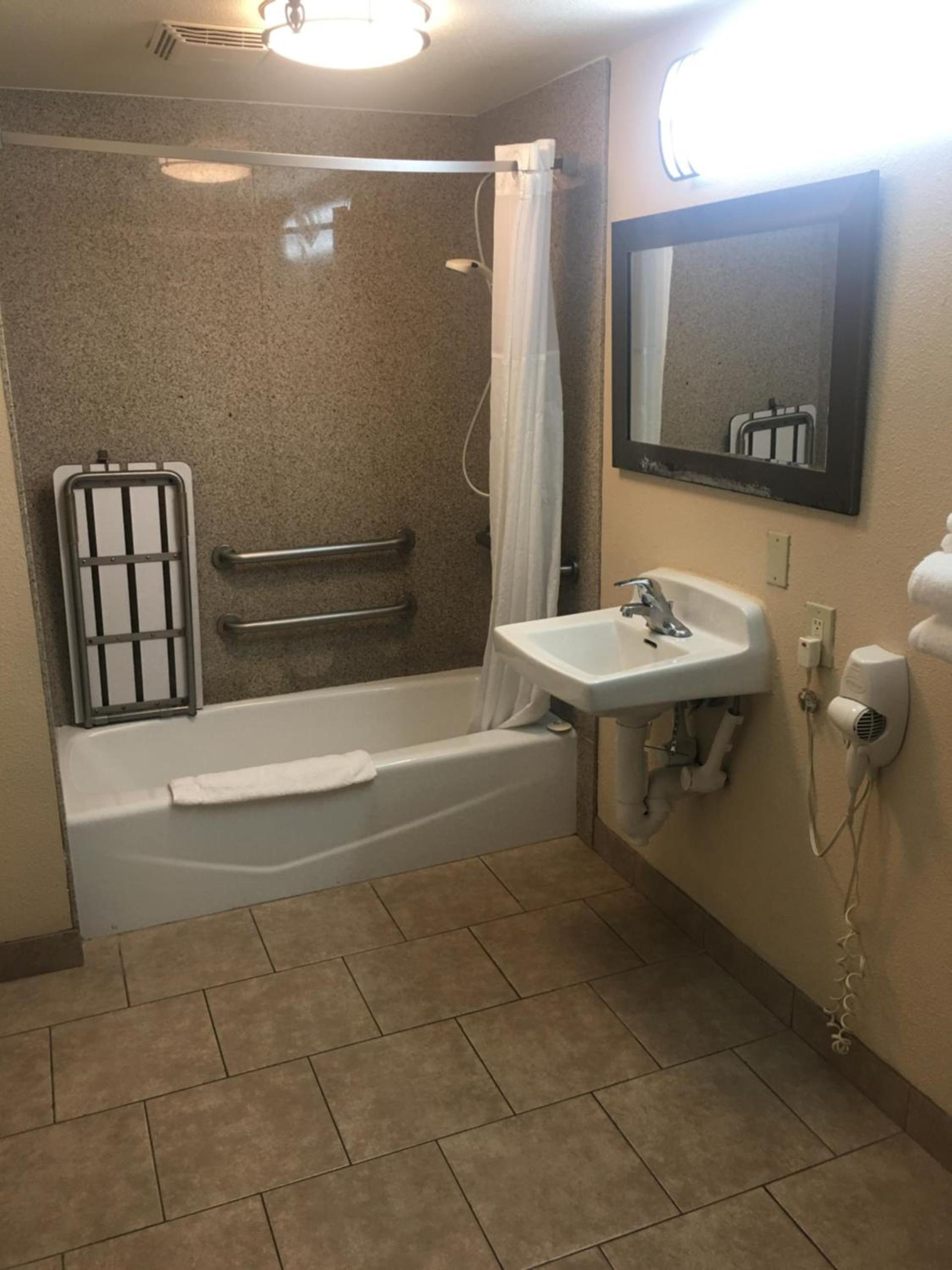 Hotel Seville - Ontario Airport/Chino photo 17