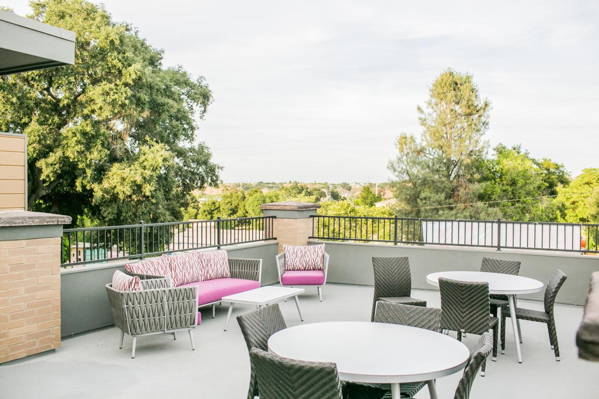 Hotel Siri Downtown - Paso Robles photo 3
