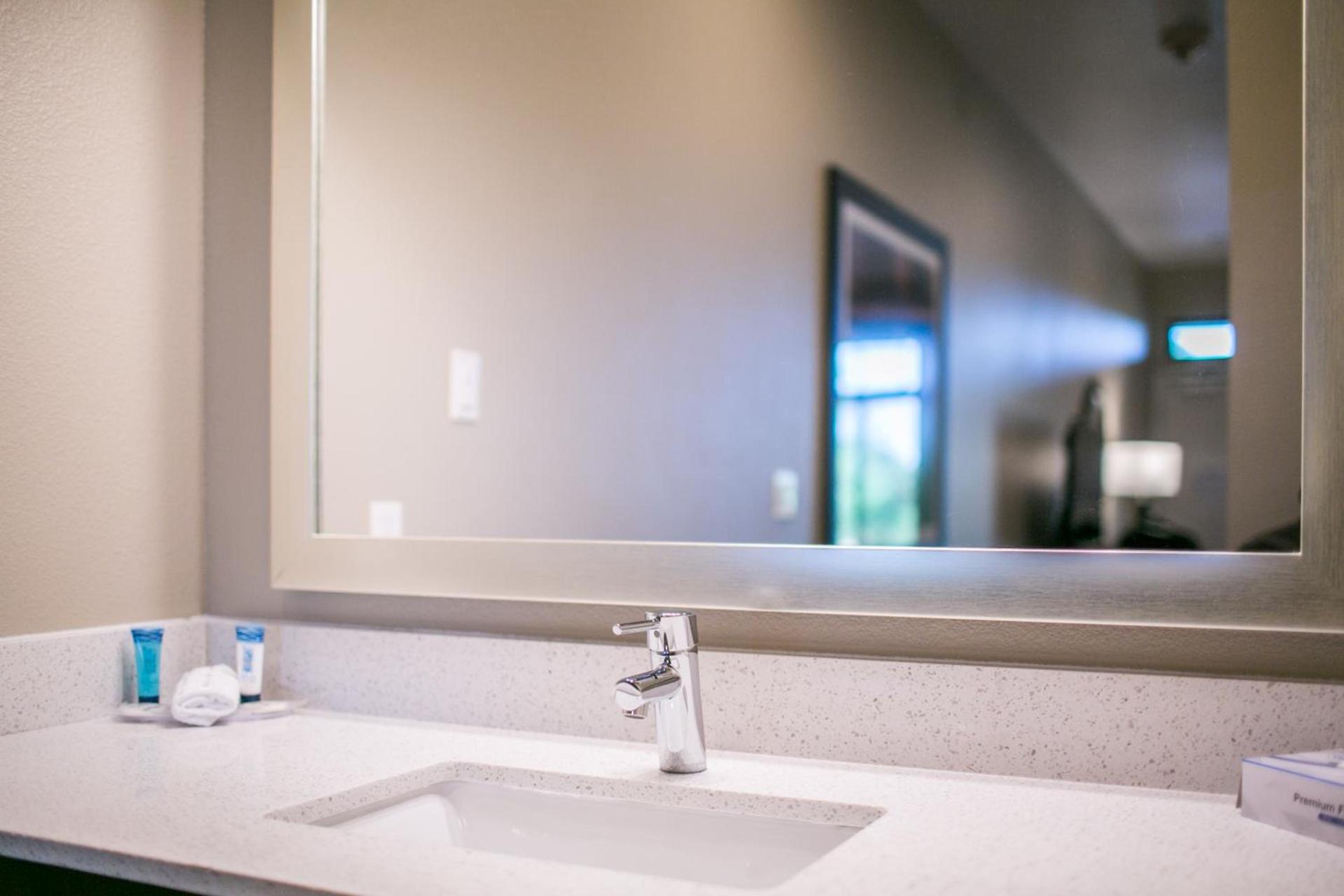 Hotel Siri Downtown - Paso Robles photo 22