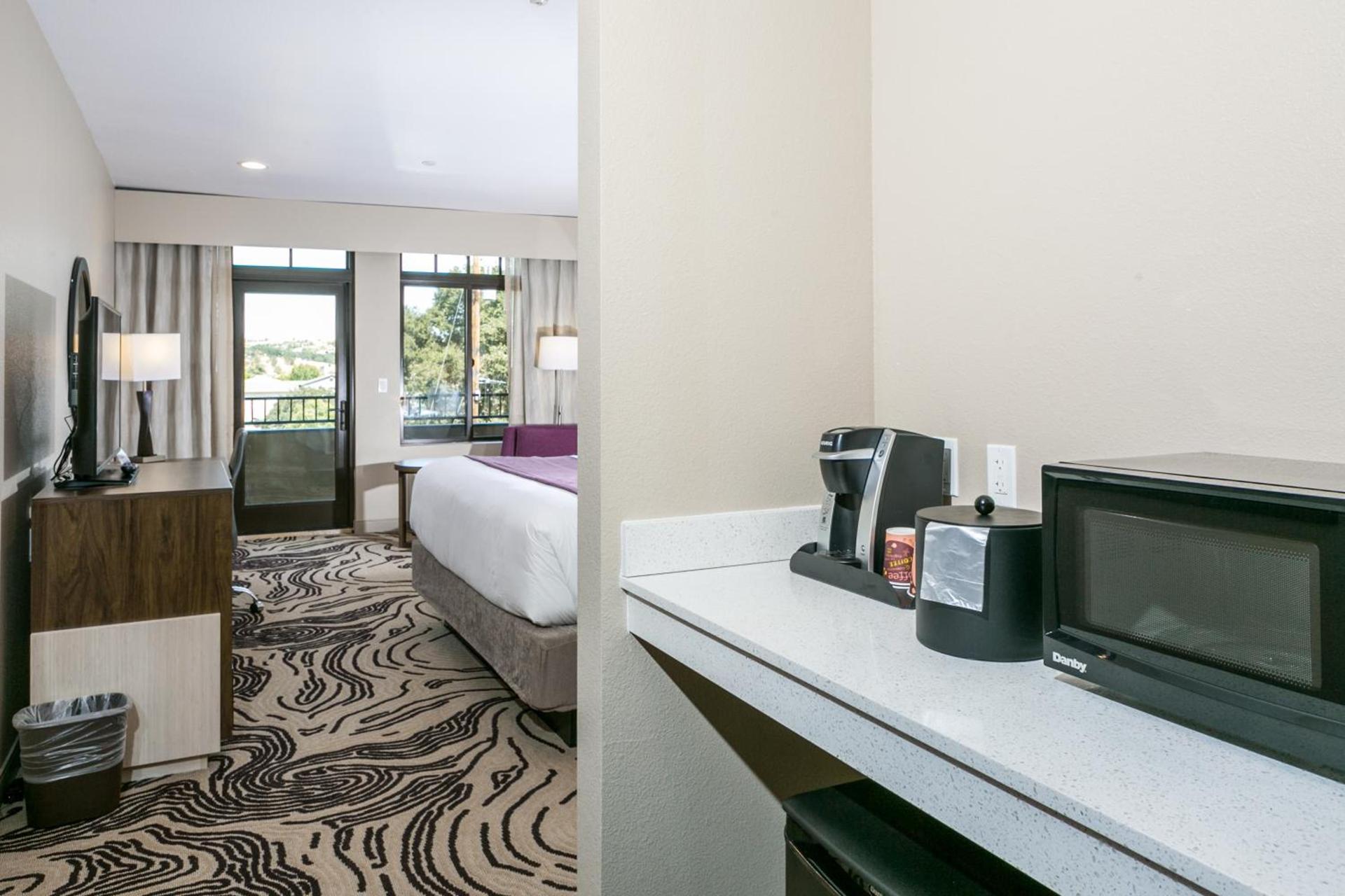 Hotel Siri Downtown - Paso Robles photo 29