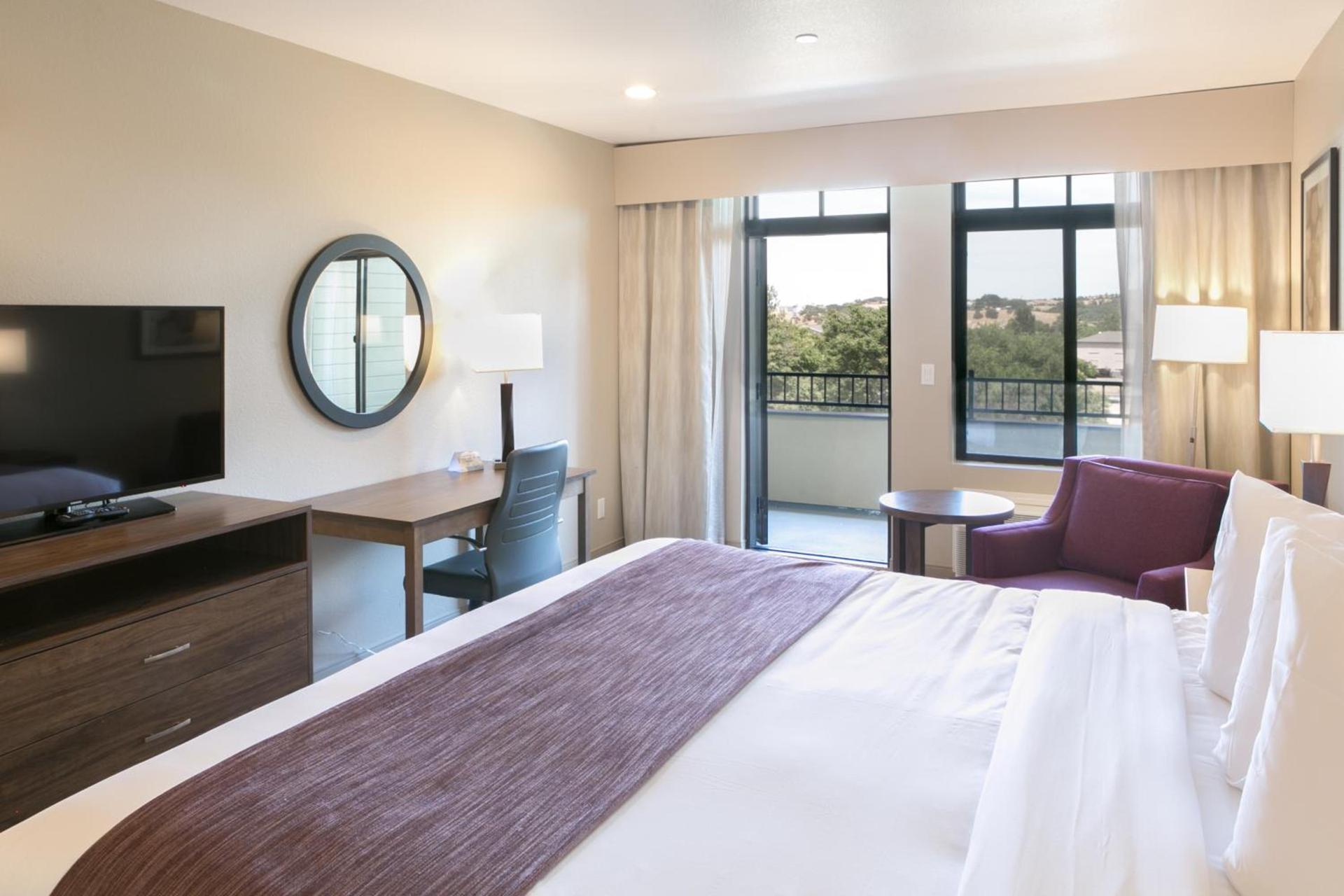 Hotel Siri Downtown - Paso Robles photo 2