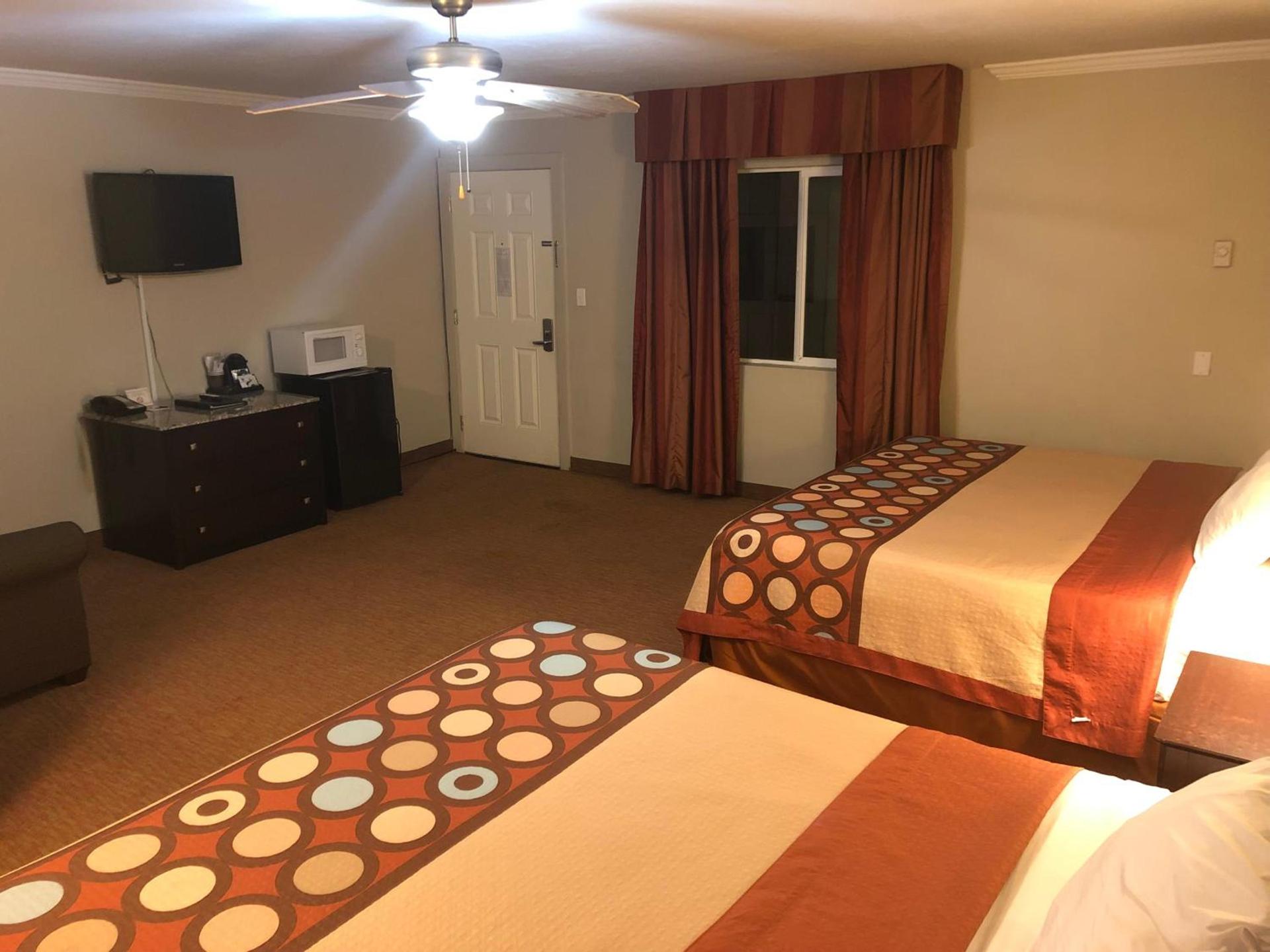 Global Inn photo 5