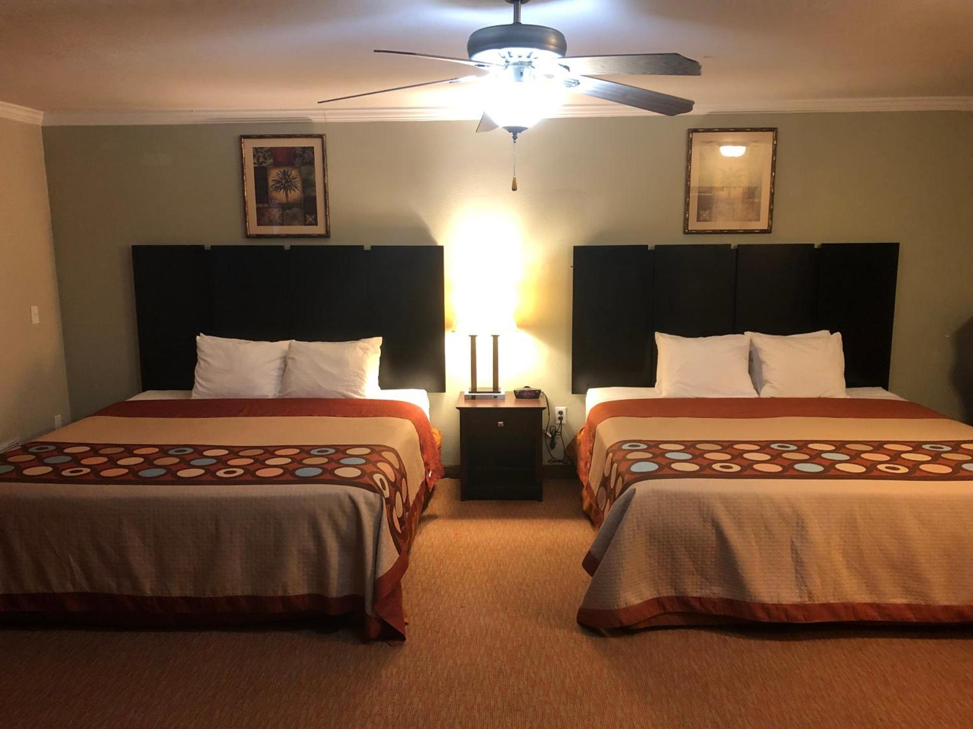 Global Inn photo 8
