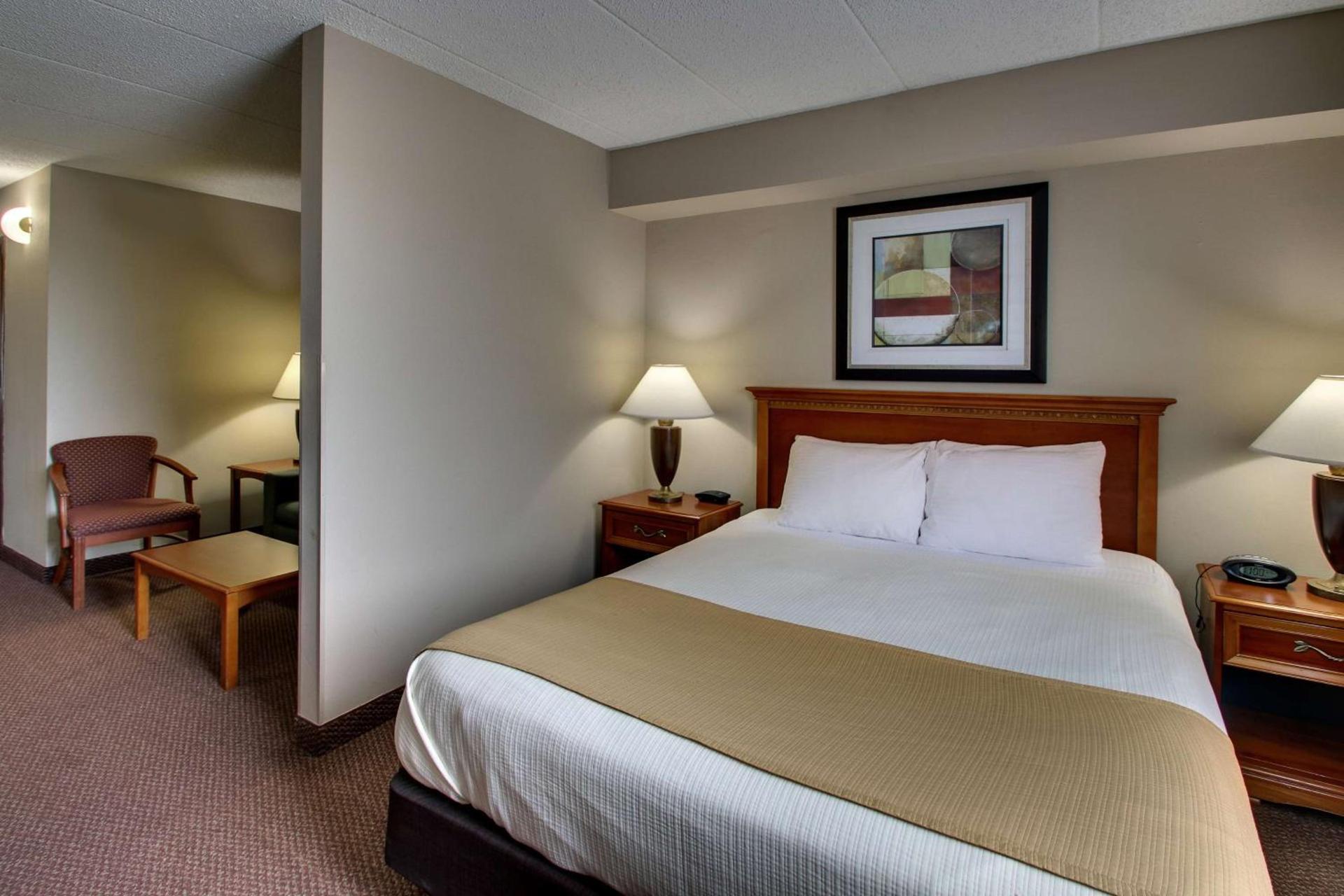 Best Western East Towne Suites photo 26