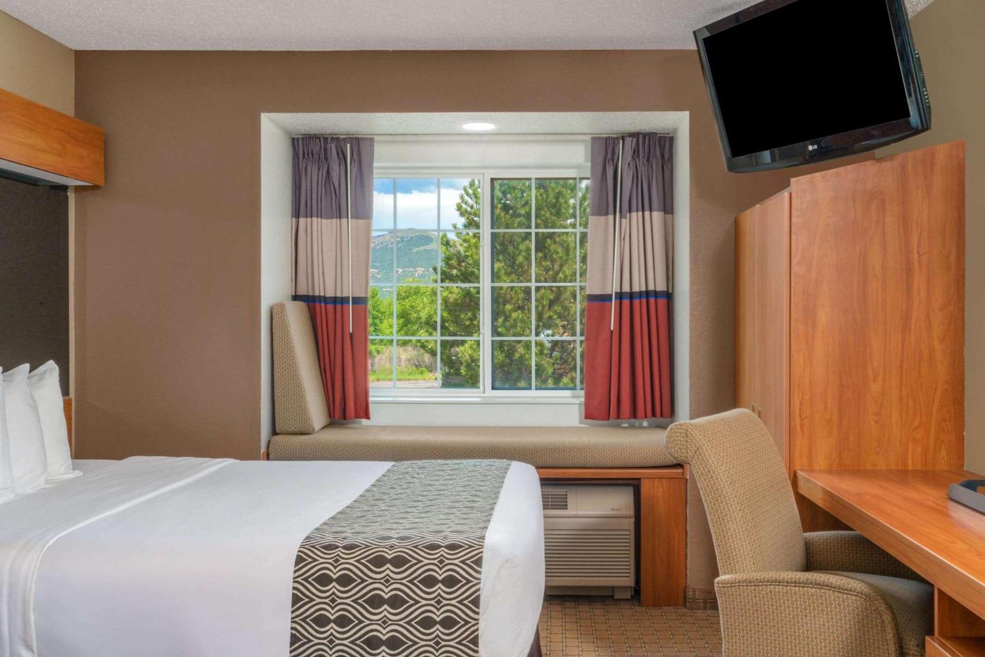 Microtel Inn & Suites photo 16
