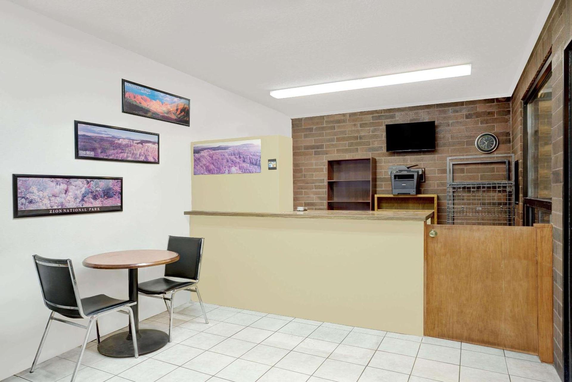 Travelodge by Wyndham Cedar City photo 25