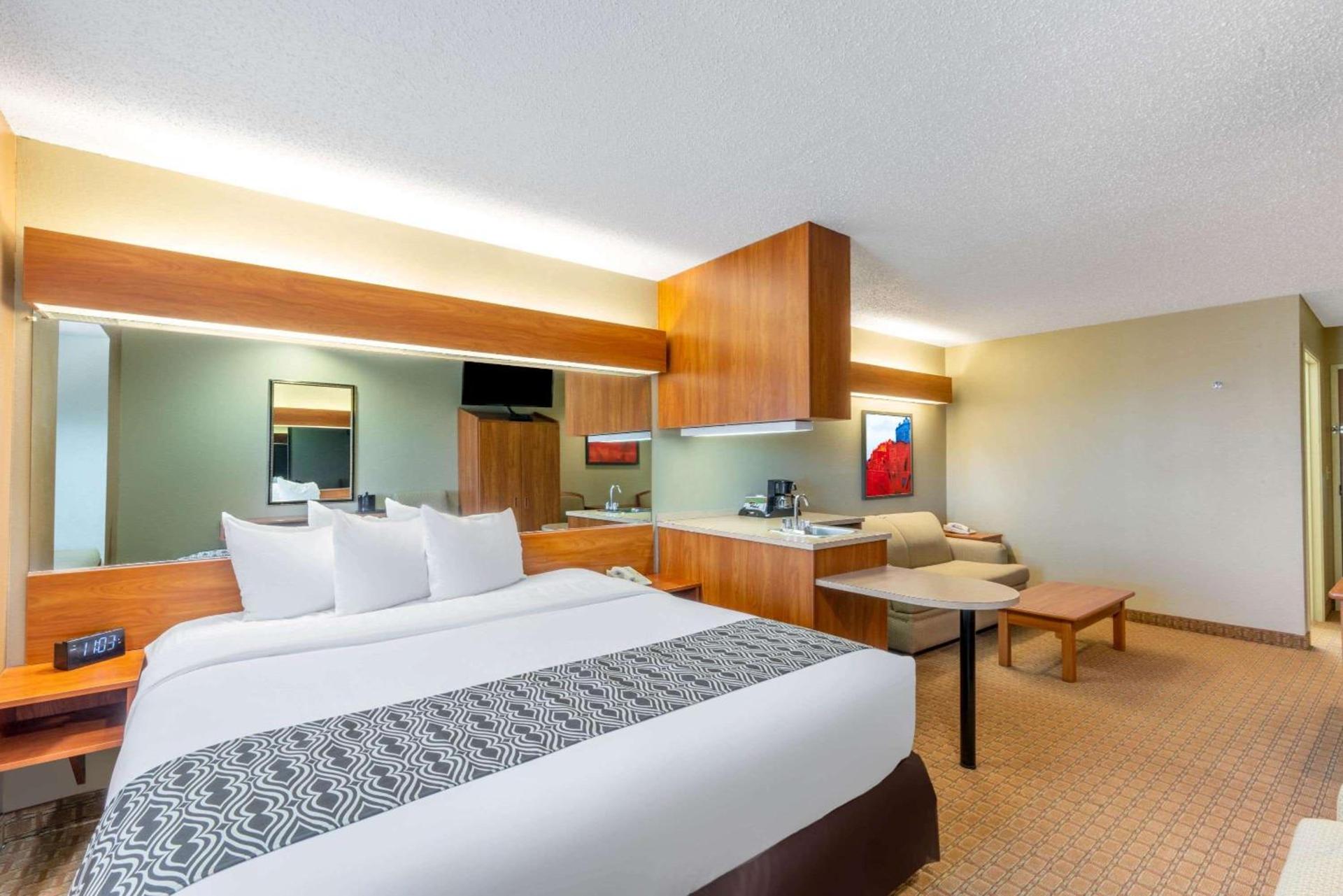 Microtel Inn & Suites photo 6