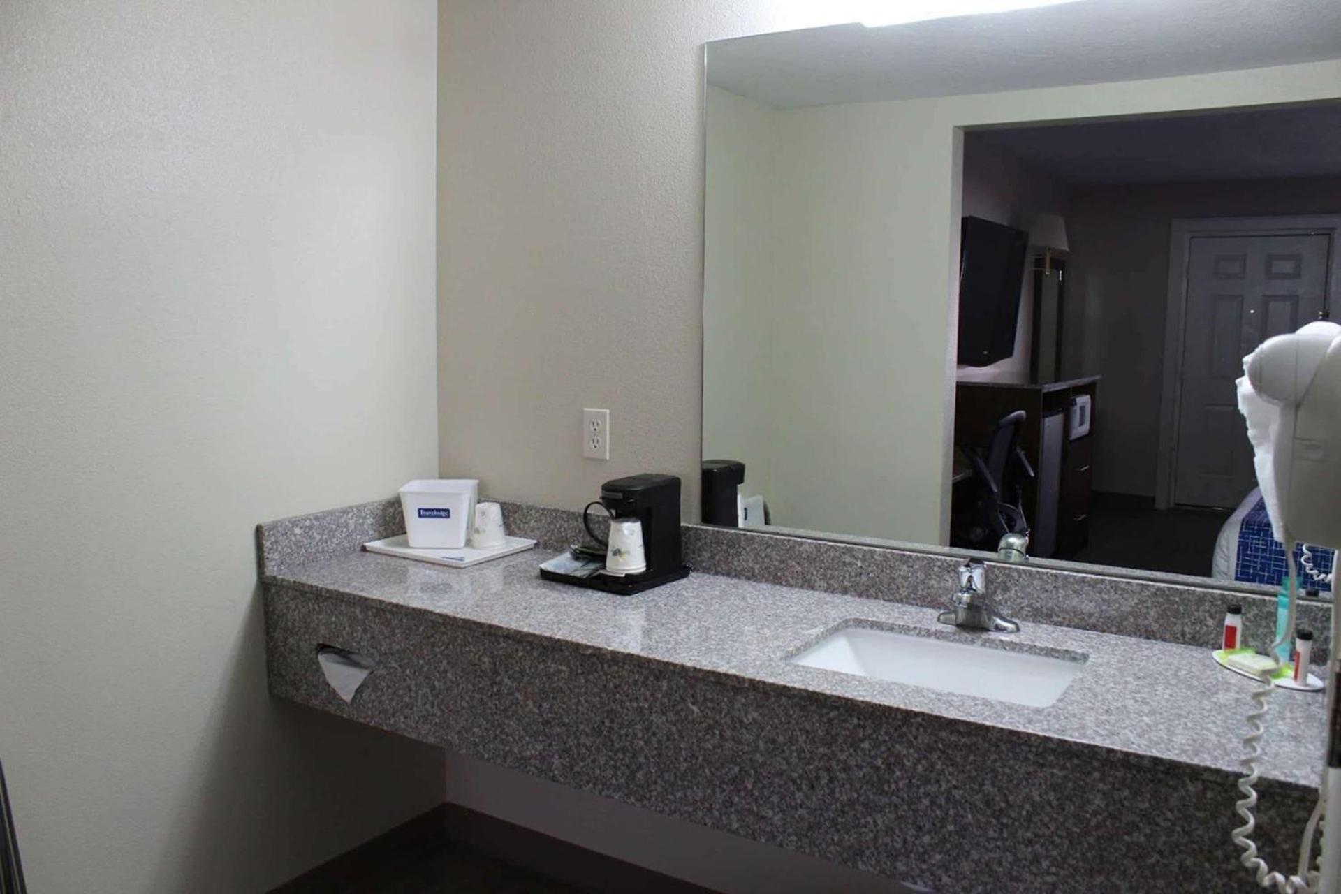 Travelodge by Wyndham Cedar City photo 22