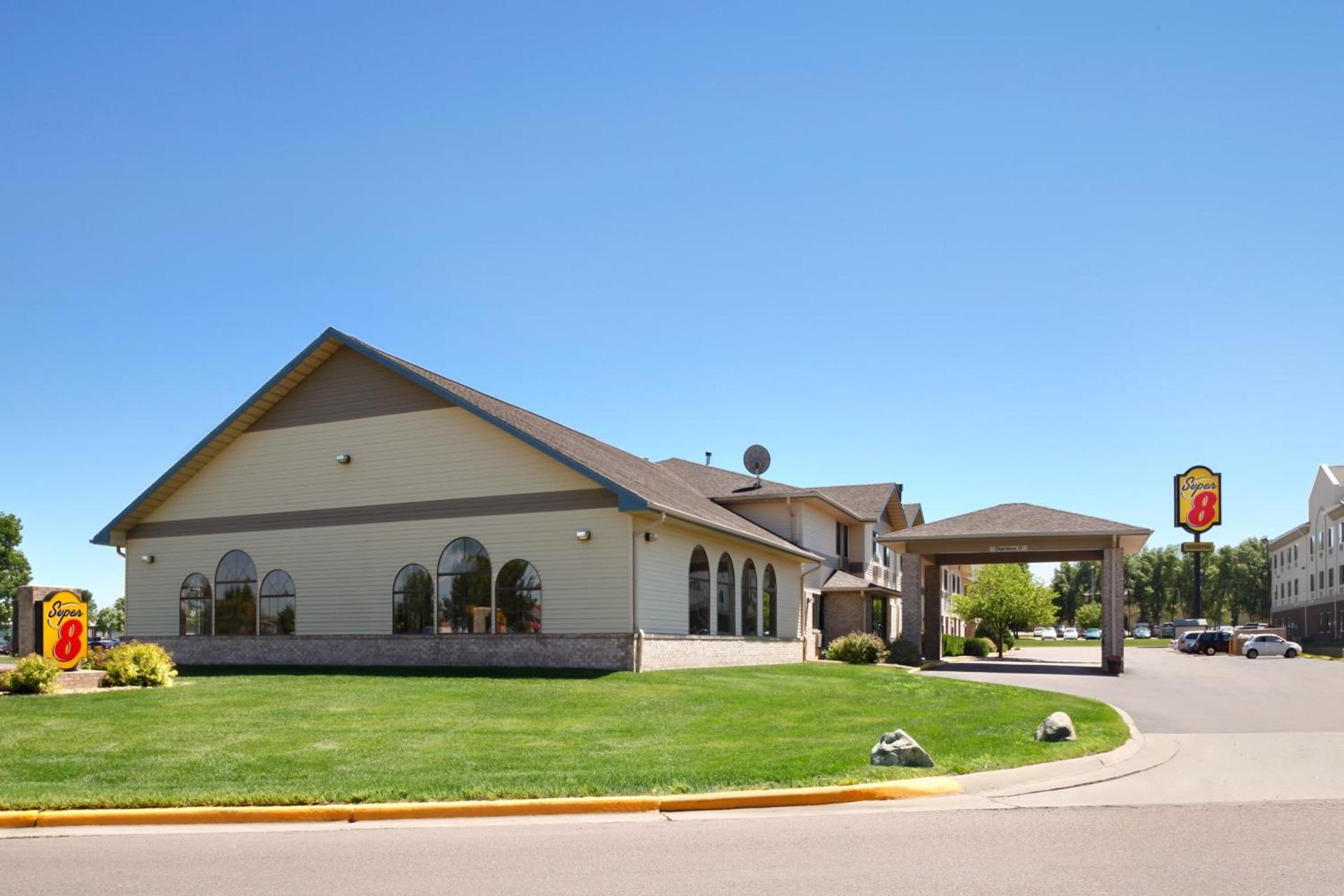 Super 8 by Wyndham Brookings photo 26