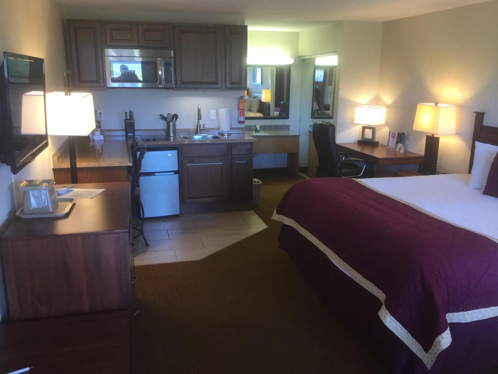 Baymont by Wyndham Cortez photo 53