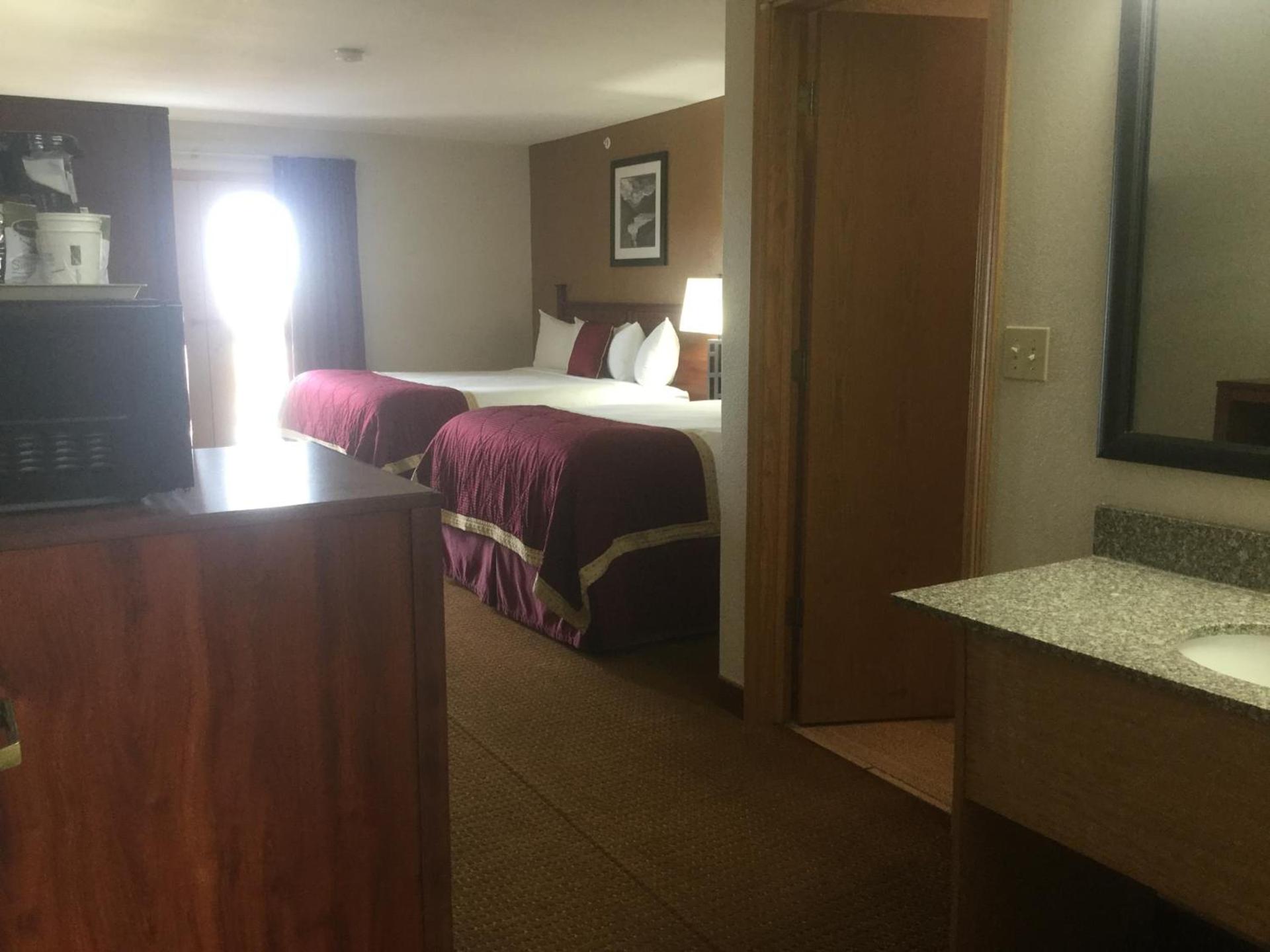 Baymont by Wyndham Cortez photo 48