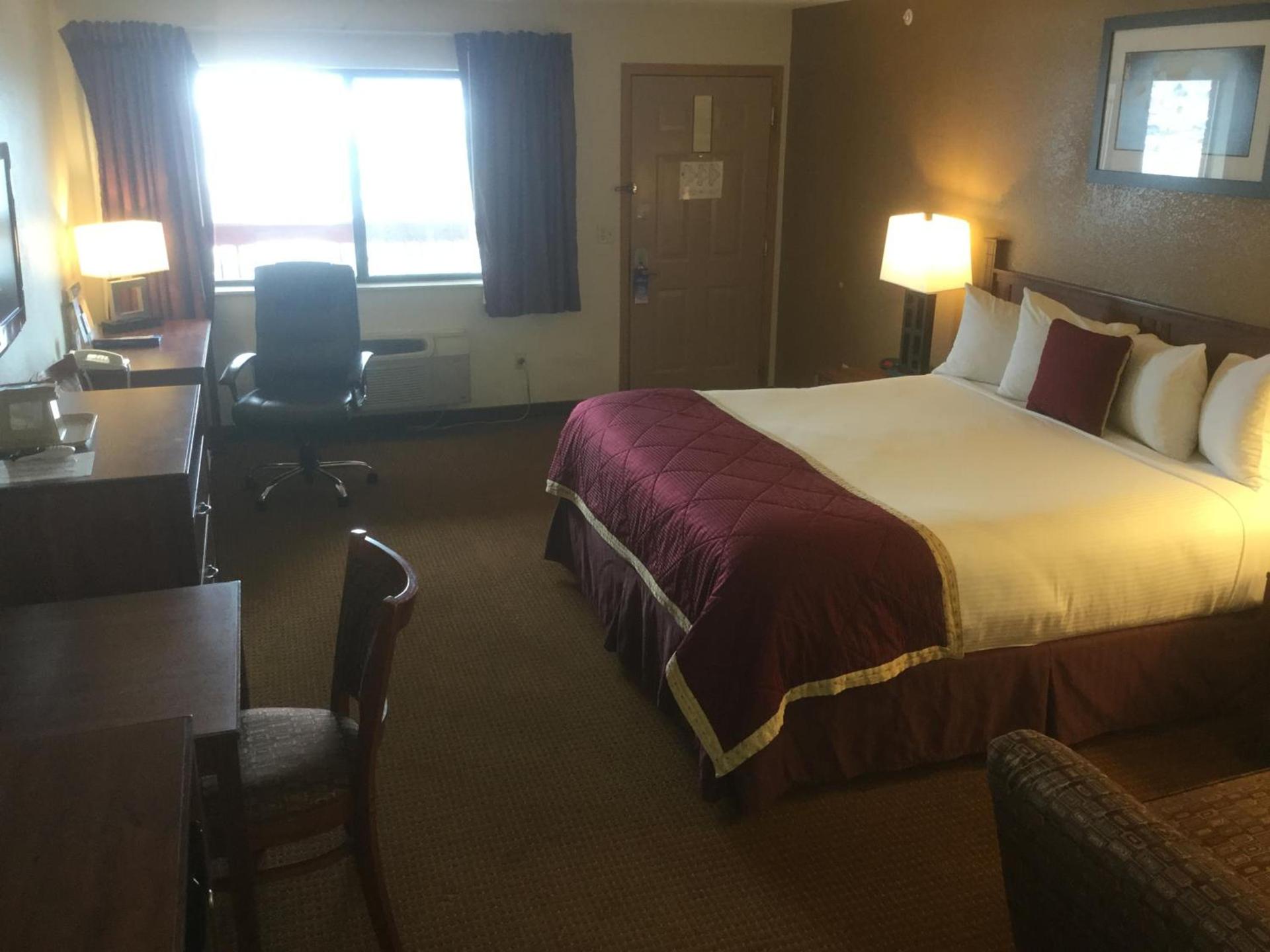Baymont by Wyndham Cortez photo 42