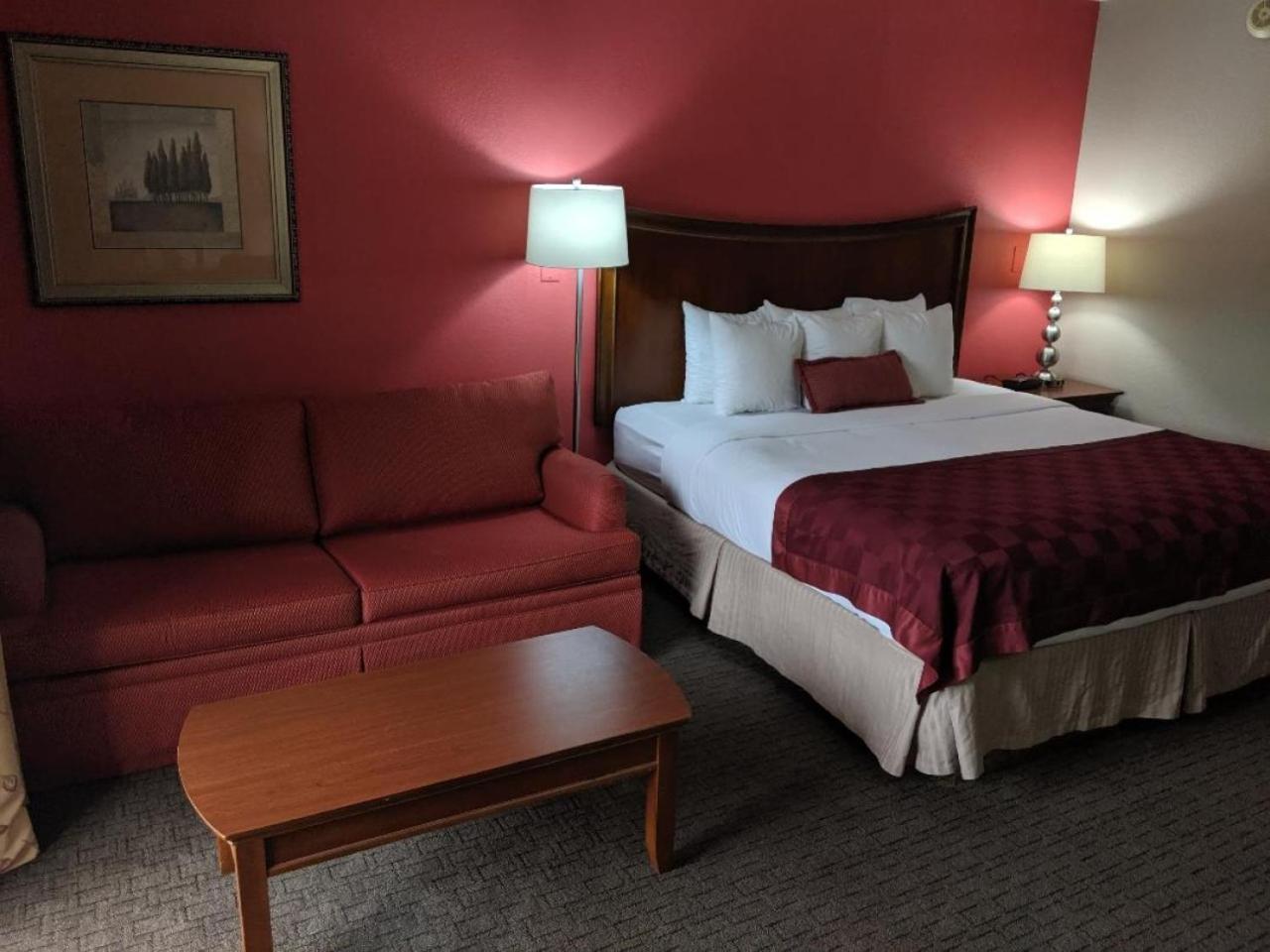 Ramada by Wyndham Raleigh photo 37