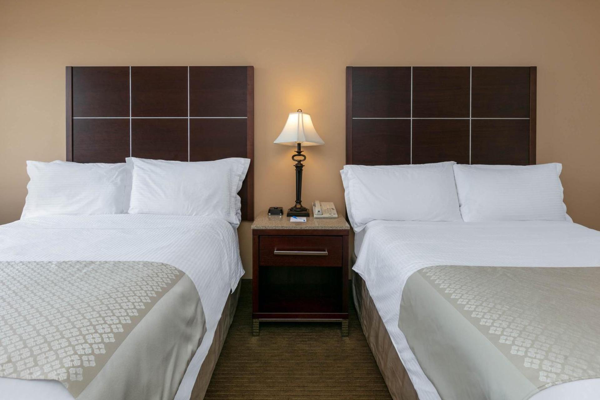 Wyndham Riverfront Hotel photo 64