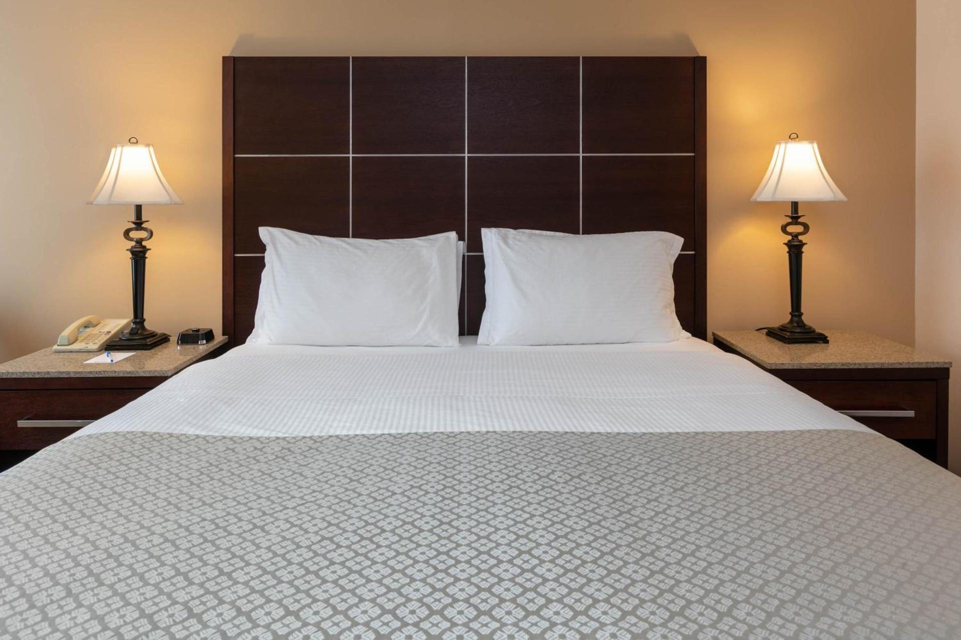Wyndham Riverfront Hotel photo 53