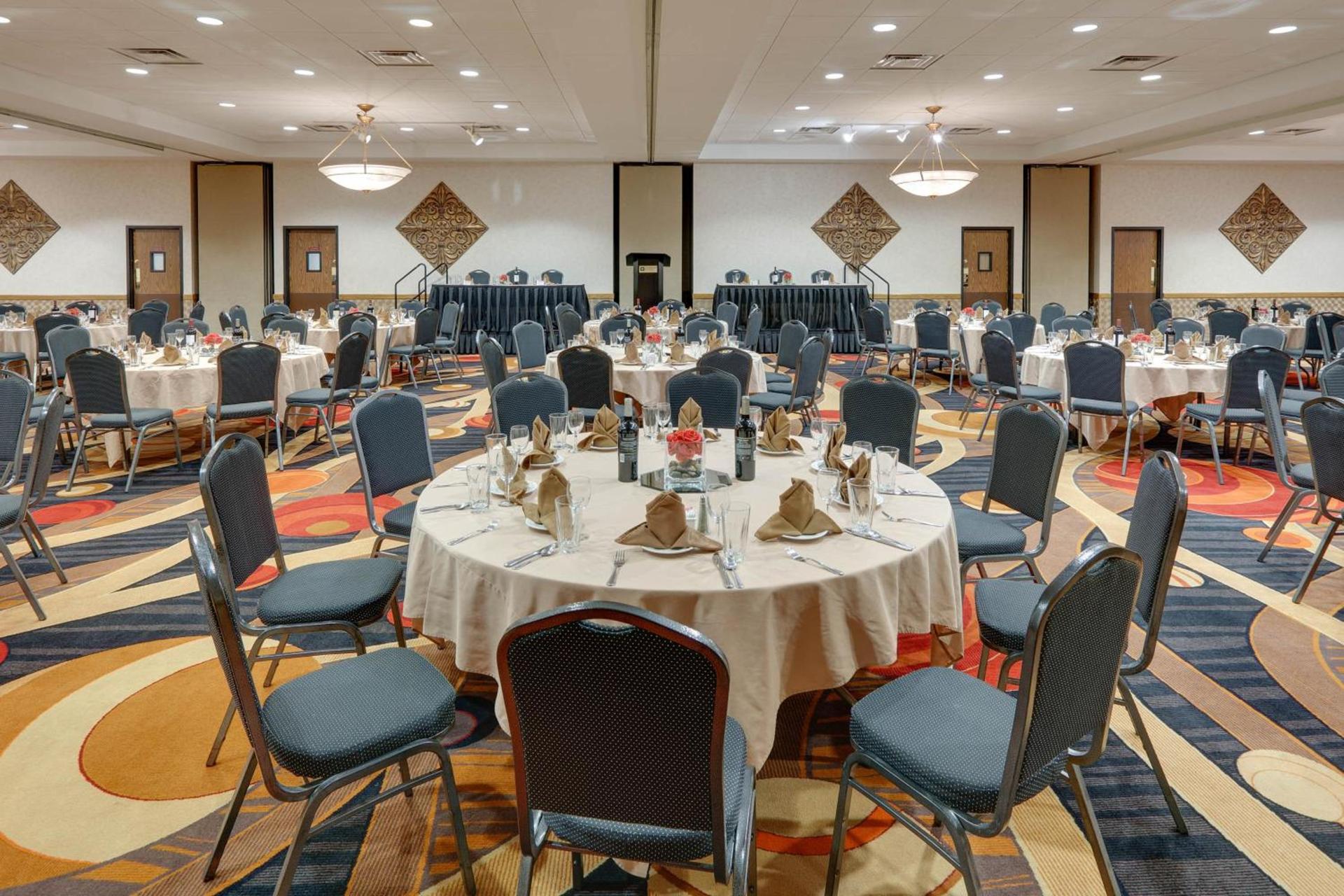 Wyndham Riverfront Hotel photo 89