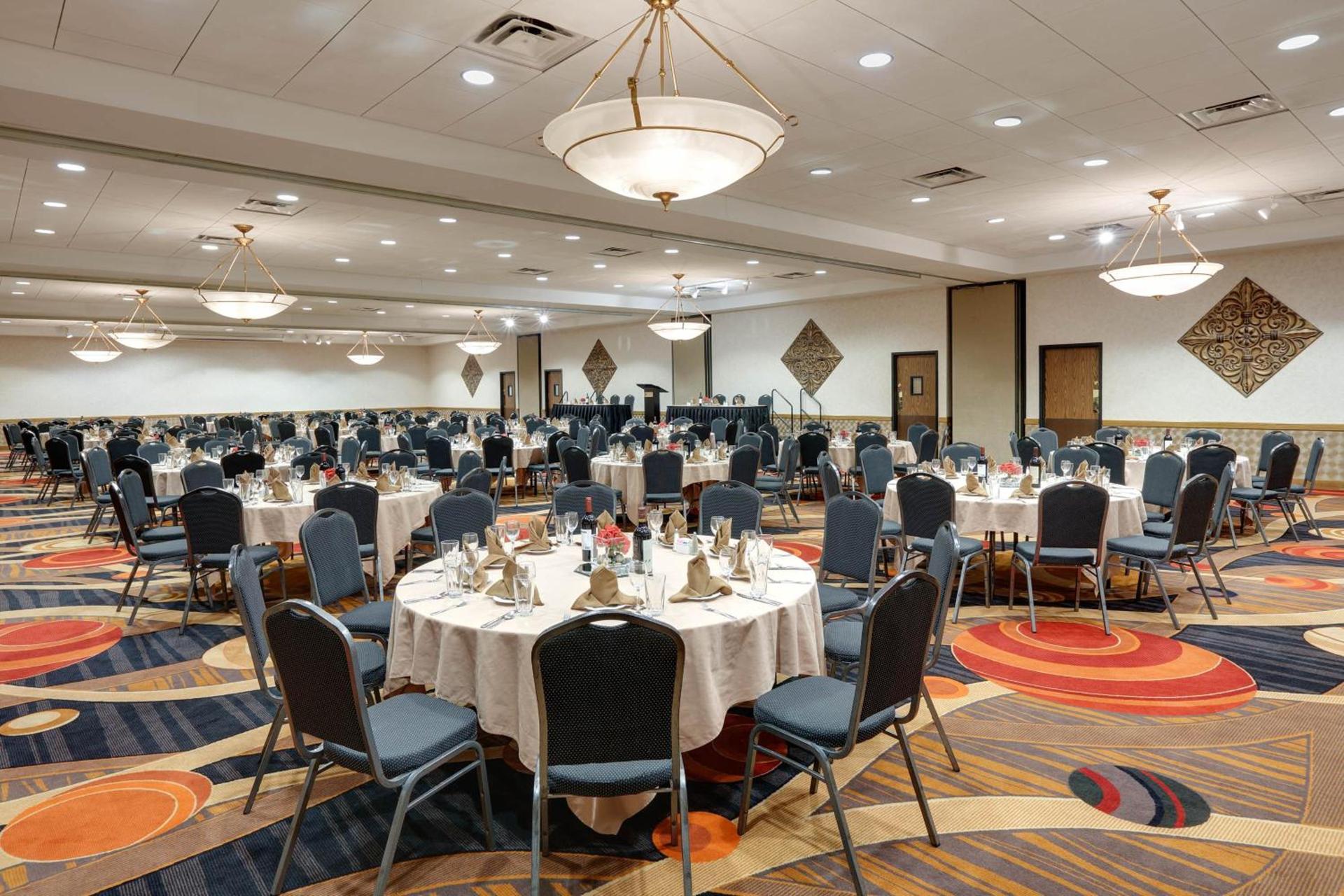 Wyndham Riverfront Hotel photo 90
