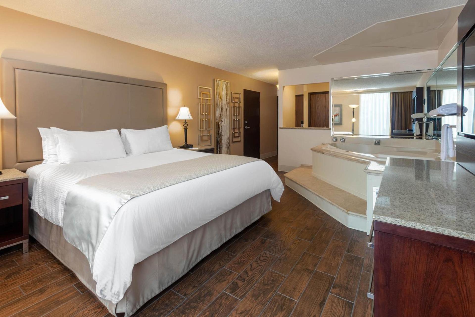 Wyndham Riverfront Hotel photo 75