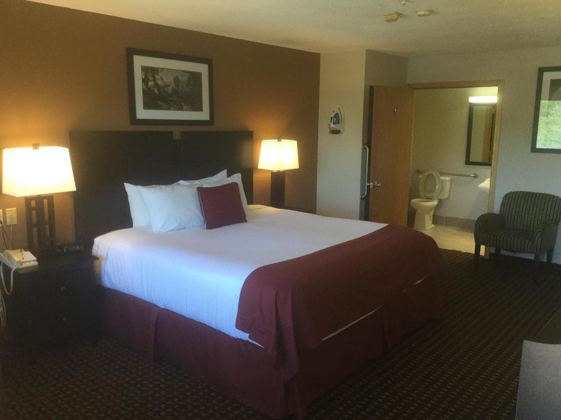 Baymont by Wyndham Cortez photo 41