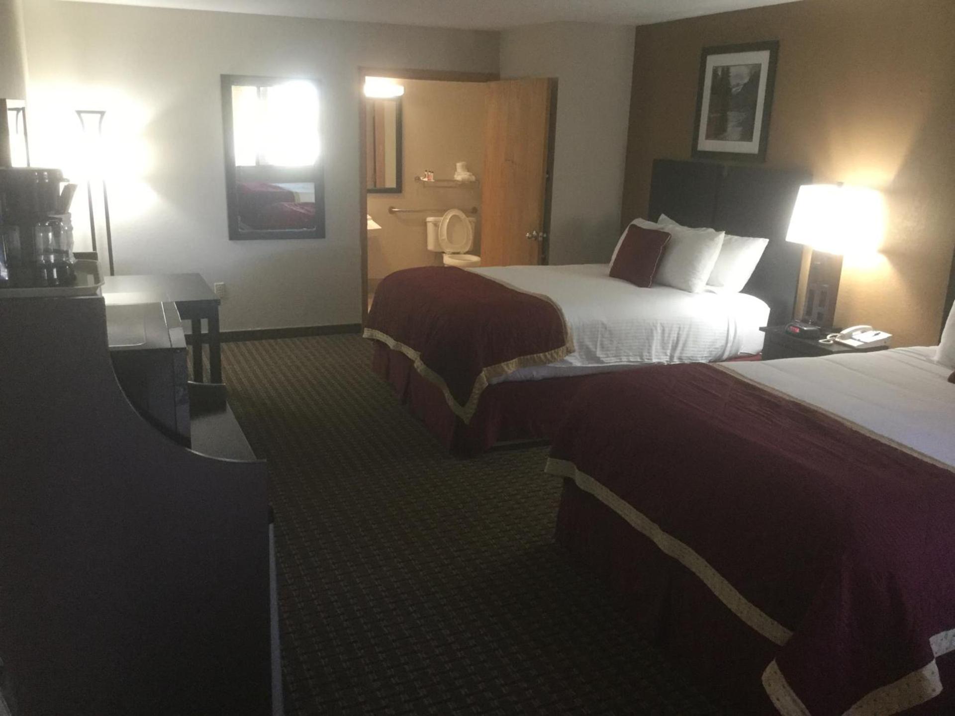 Baymont by Wyndham Cortez photo 39