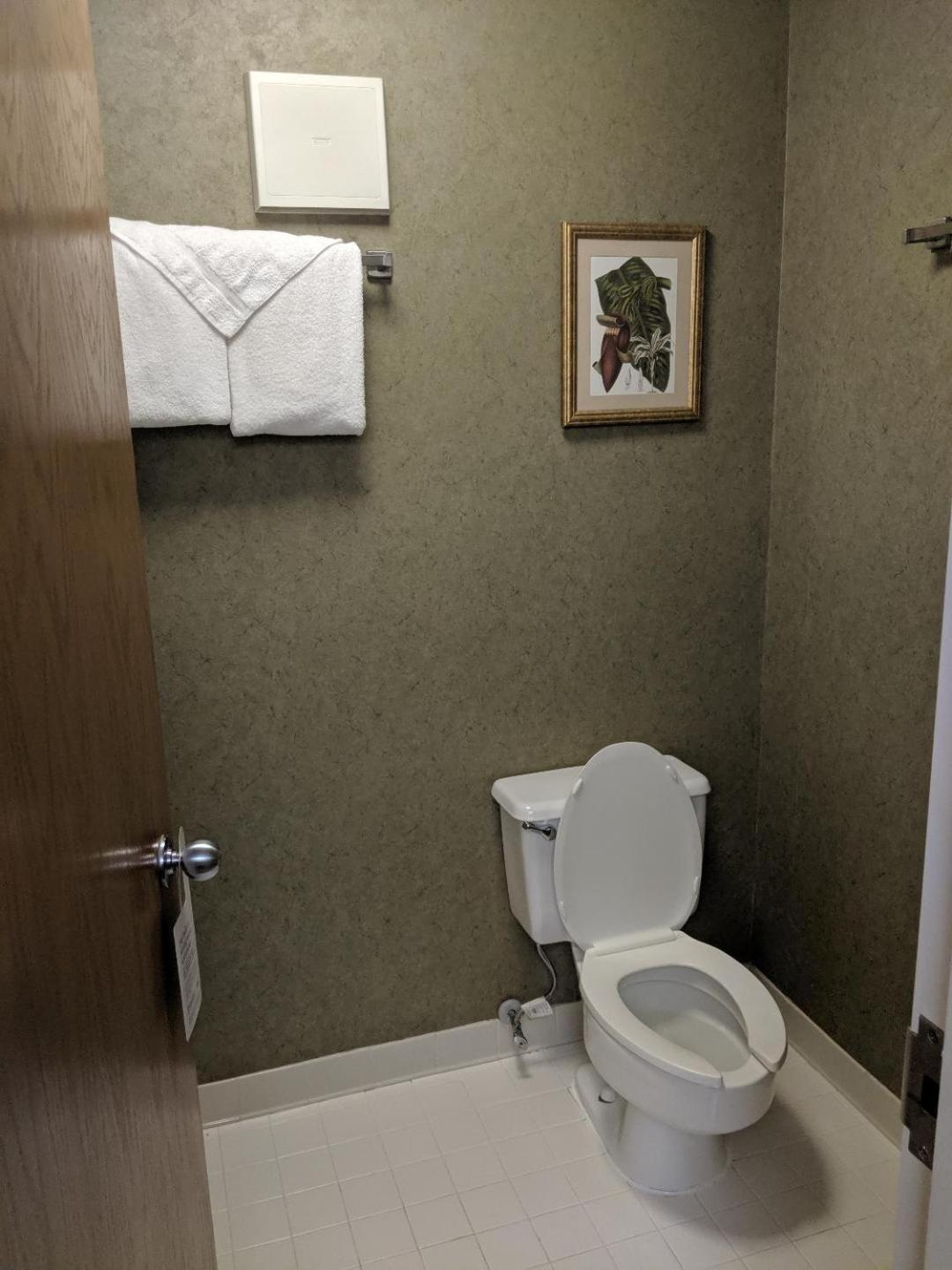 Ramada by Wyndham Raleigh photo 20