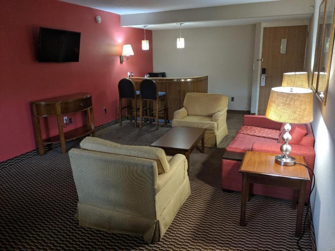 Ramada by Wyndham Raleigh photo 18