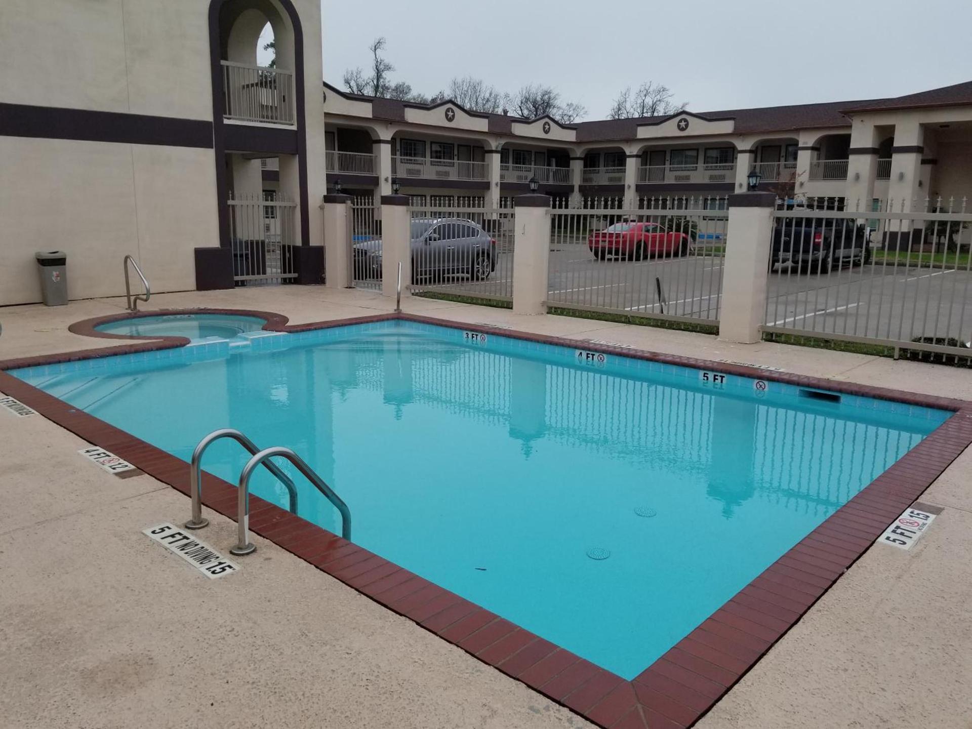 HomeBridge Inn and Suites photo 5