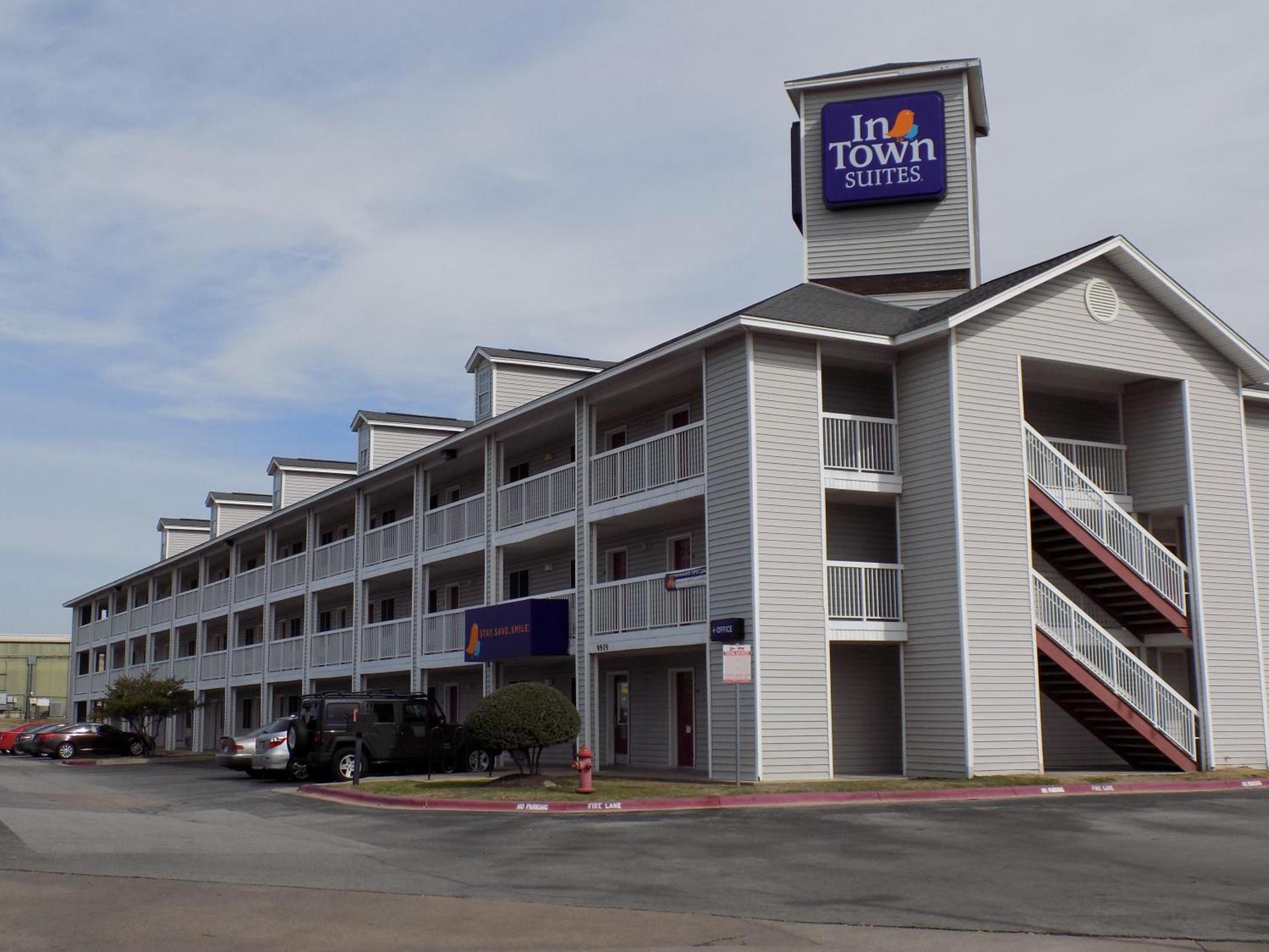 InTown Suites Extended Stay Austin TX - North Lamar photo 1