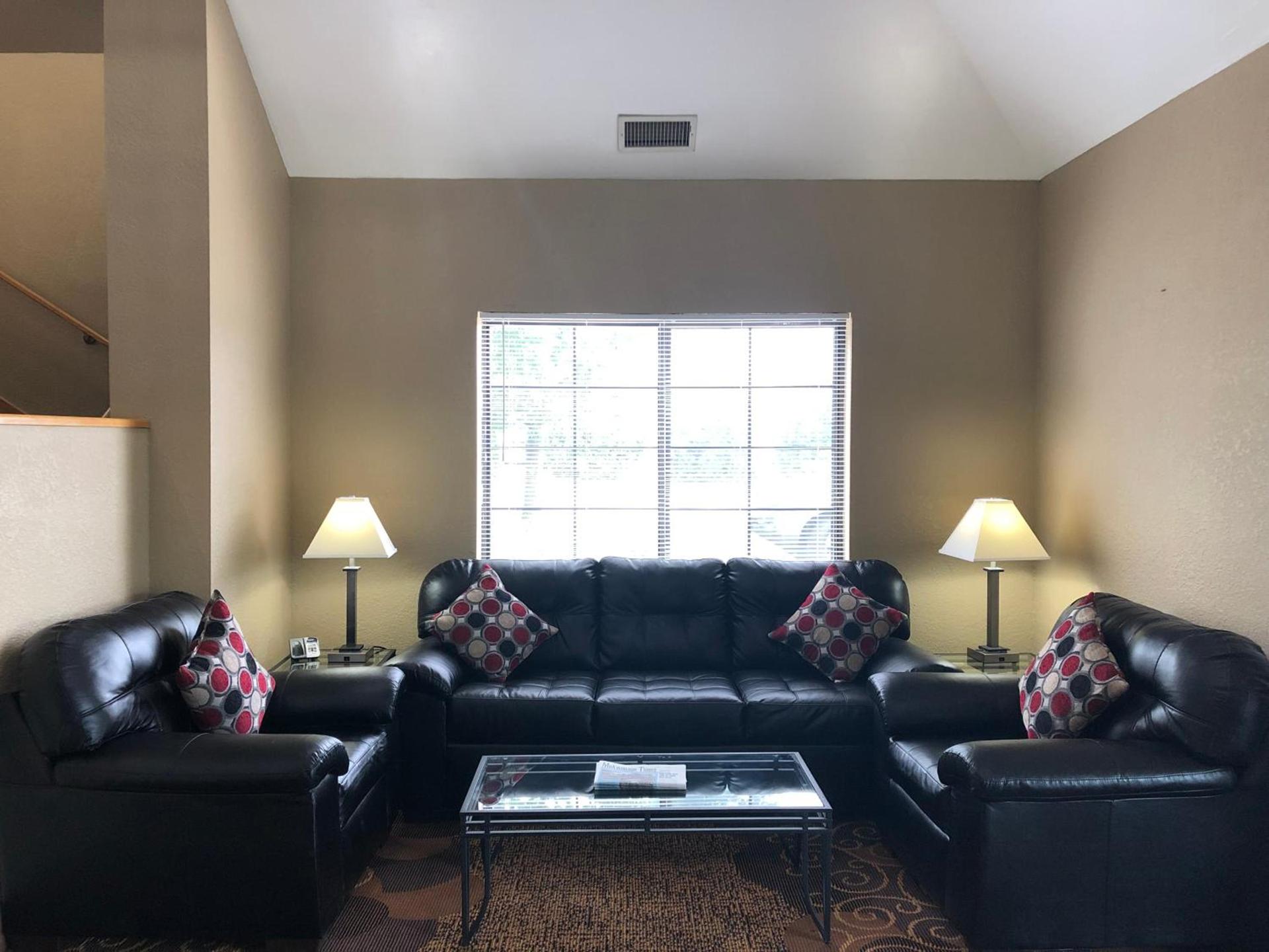 Baymont Inn & Suites by Wyndham Mukwonago photo 3