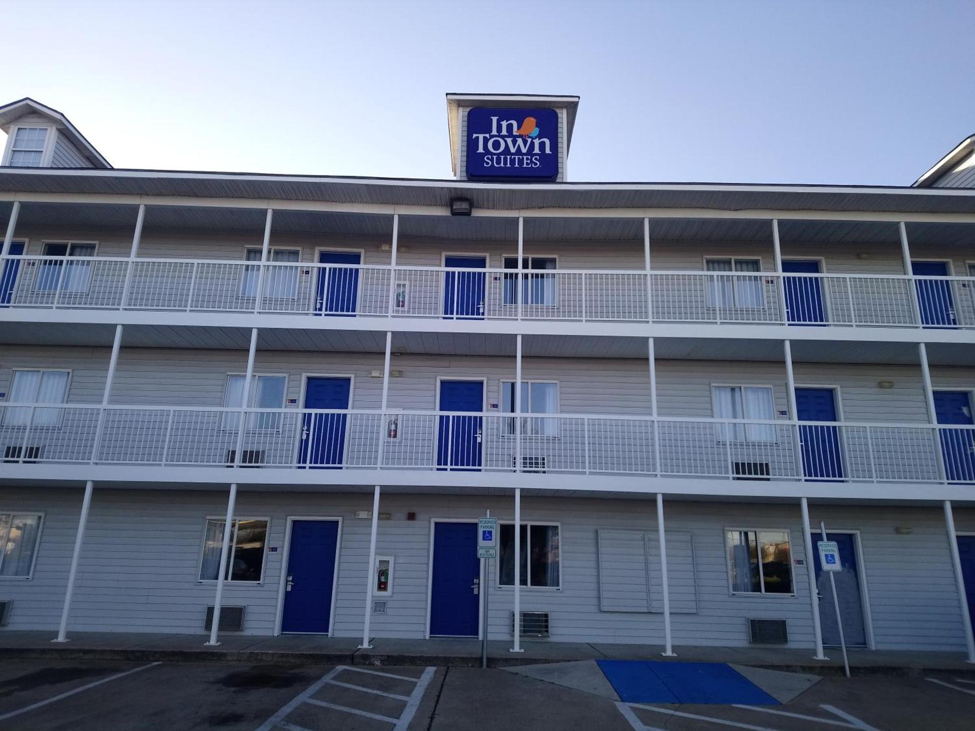 InTown Suites Extended Stay Dallas TX - Medical Center photo 2