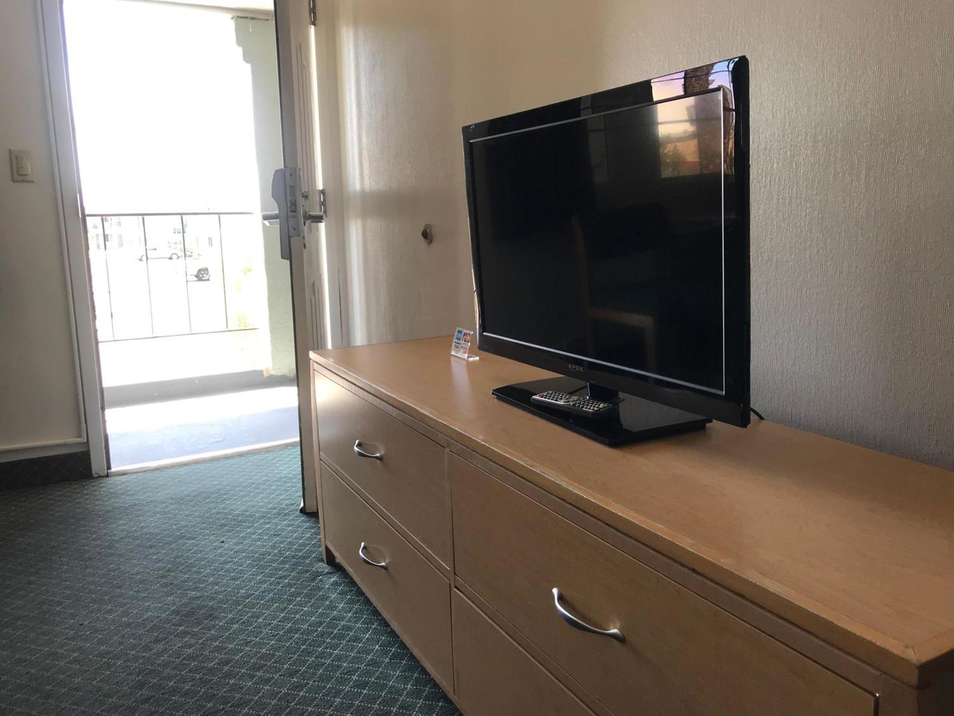 Economy Inn Barstow photo 22