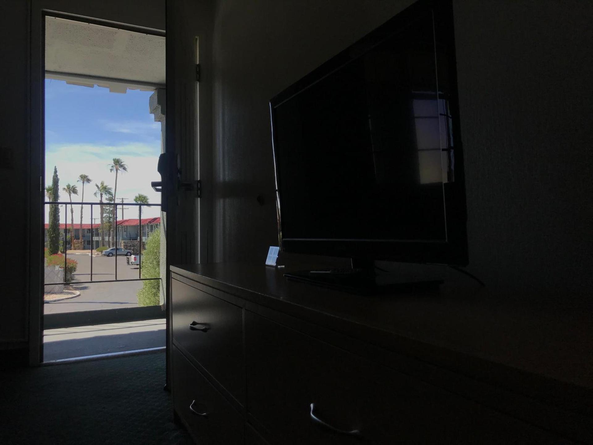Economy Inn Barstow photo 29