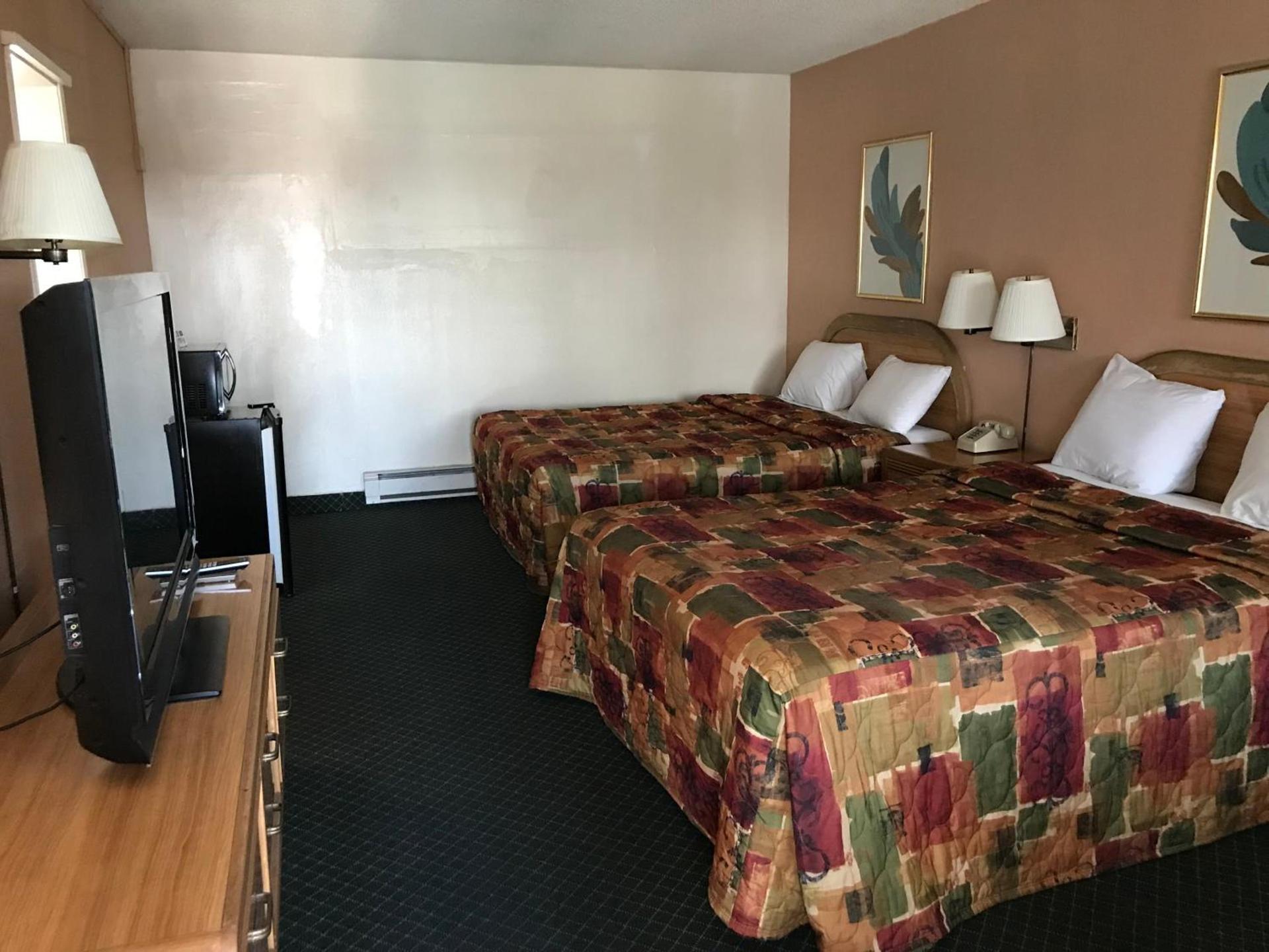 Economy Inn Barstow photo 30