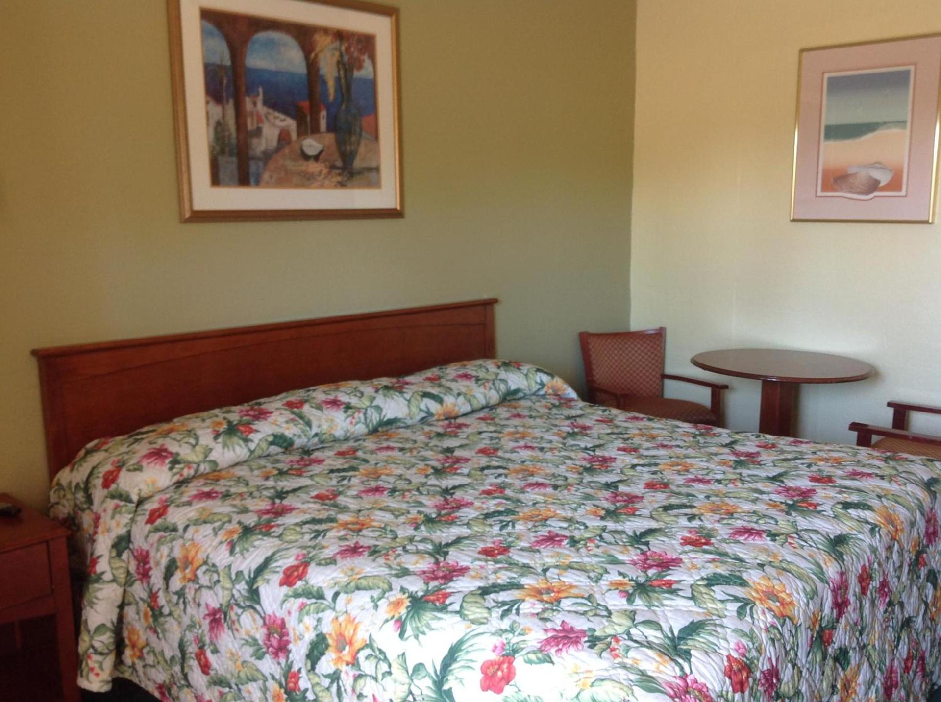 Sunshine Inn of Daytona Beach photo 17