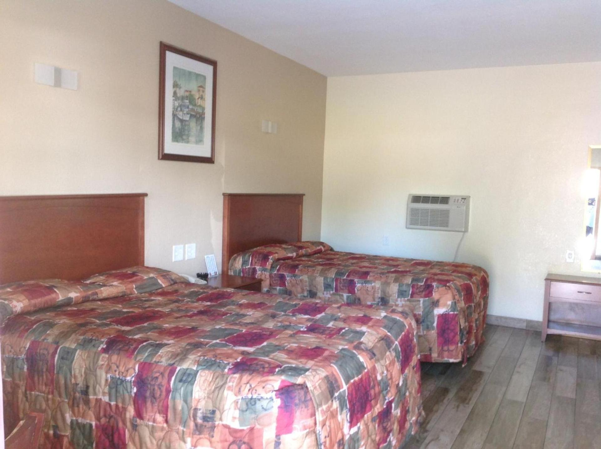 Sunshine Inn of Daytona Beach photo 9