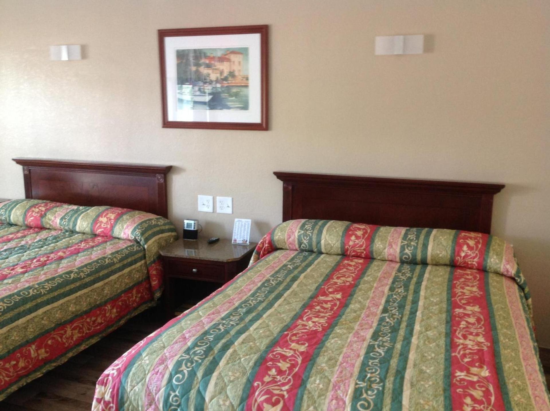 Sunshine Inn of Daytona Beach photo 13