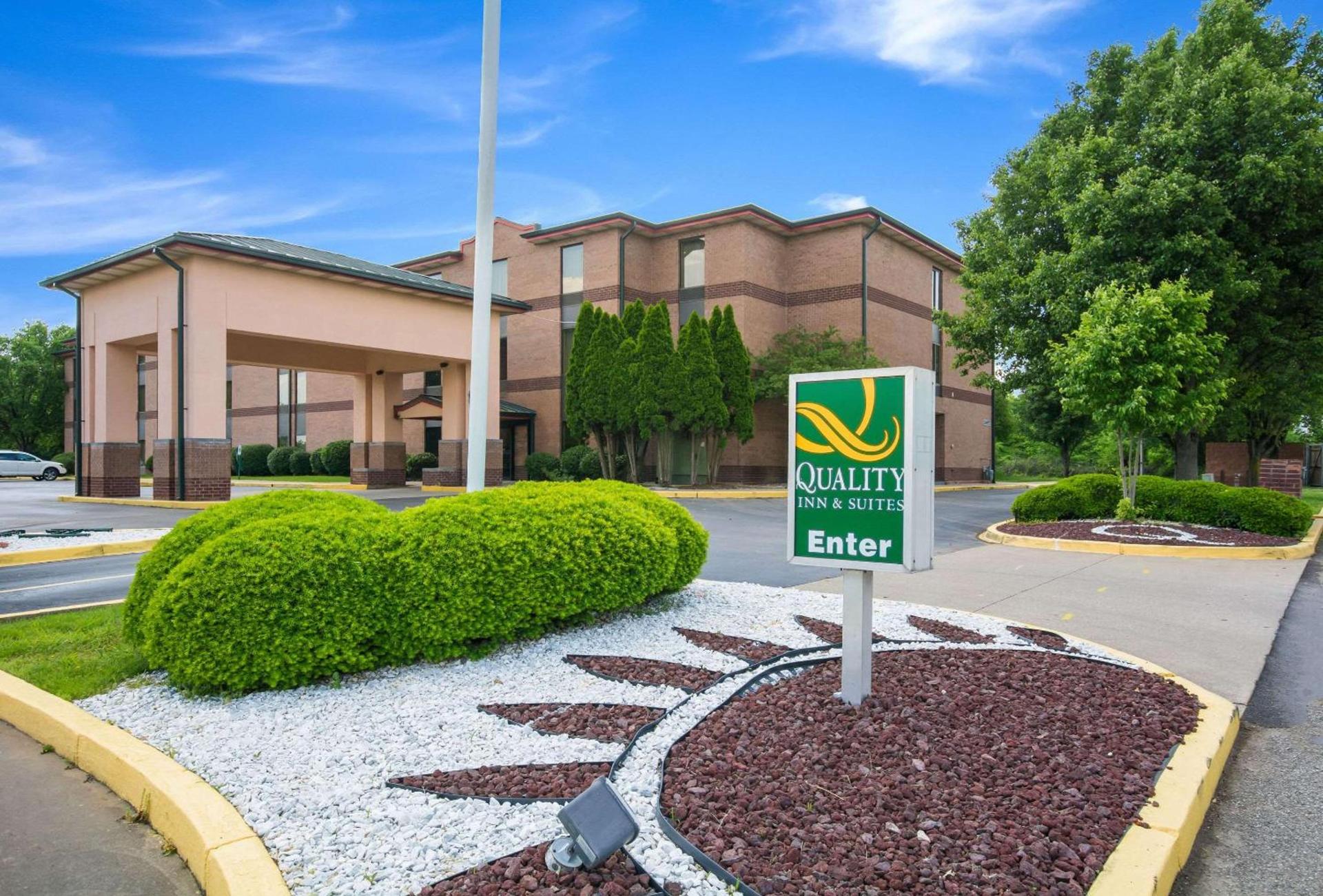Quality Inn & Suites Sellersburg - Louisville Area photo 2